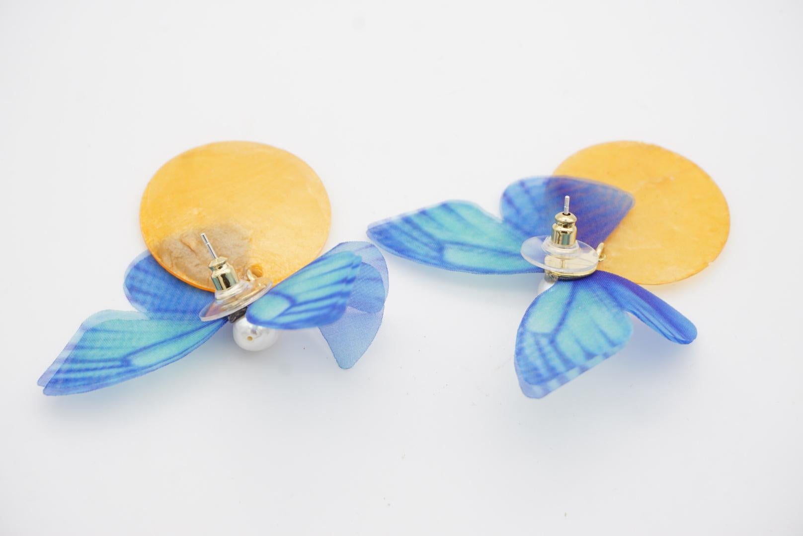 Blue Butterfly Yellow Shell Round Circle Pendant White Pearl Pierced Earrings For Sale 3