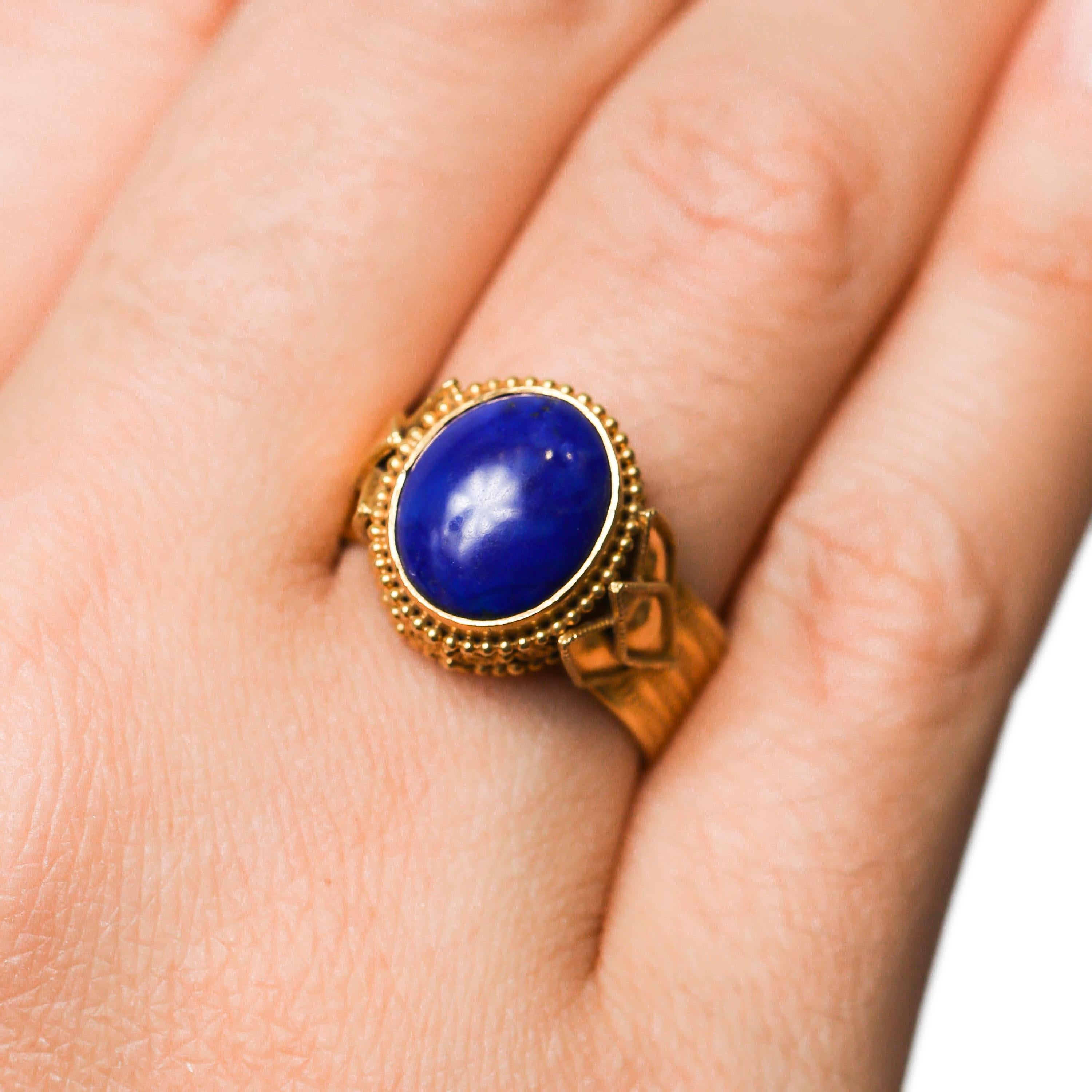 Blue Cabochon Oval Shape Gemstone 22 Karat Yellow Gold Ring  In New Condition For Sale In New York, NY