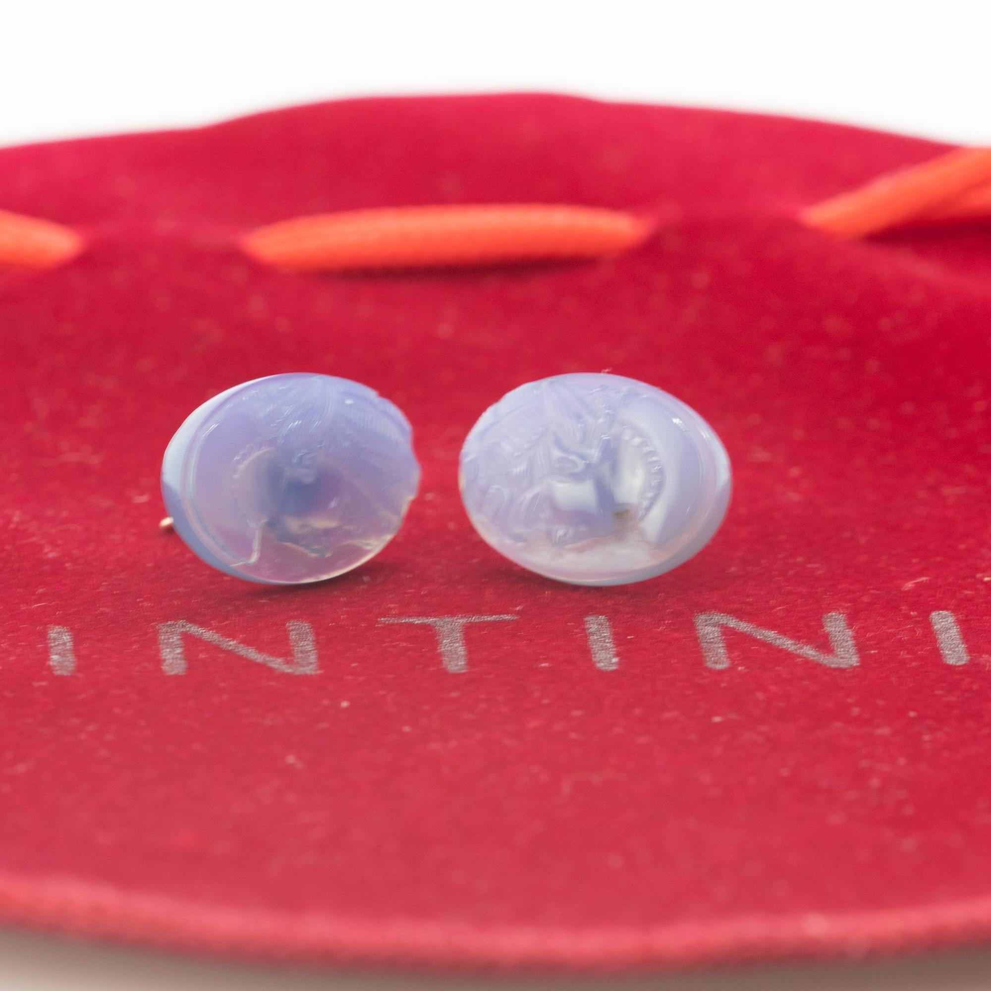 Blue Cammeo Agate Oval Woman Head 14 Karat Gold Stud Chic Cocktail Earrings In New Condition For Sale In Milano, IT