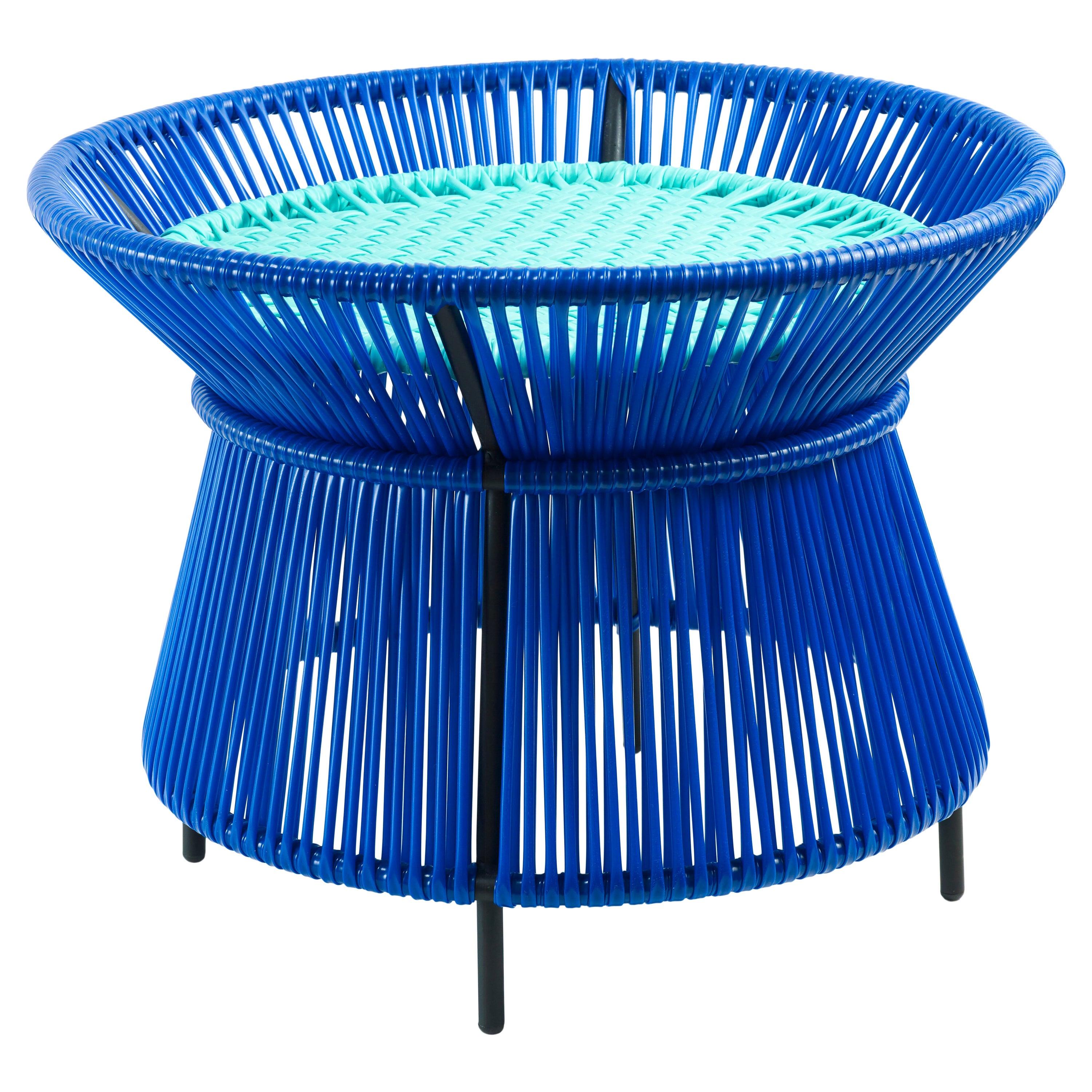 Tavolo da basket Blue Caribe di Sebastian Herkner
