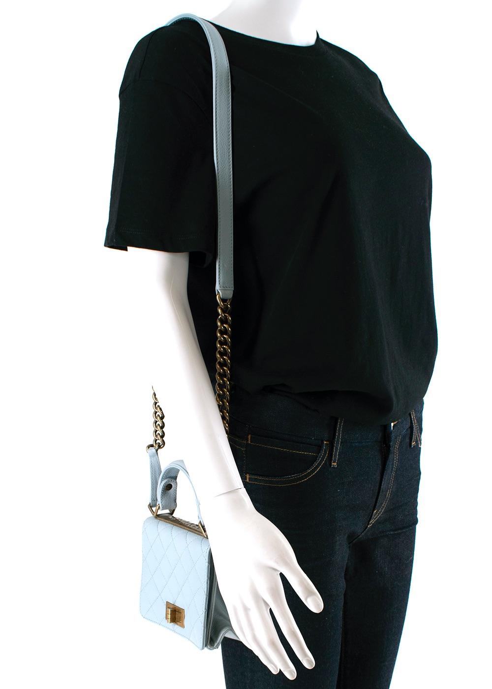 Blaues Kaviarleder Trendy Reissue Mini Top Handle Bag im Zustand „Neu“ im Angebot in London, GB