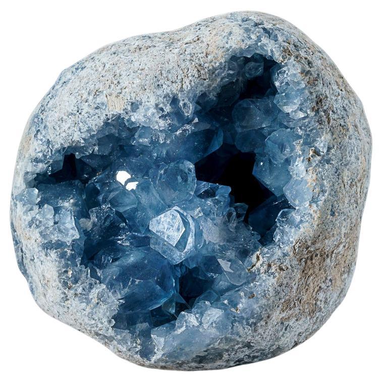 Blauer Celestite-Cluster aus Sankoany, Ketsepy Mahajanga, Madagaskar (17.8 lbs) im Angebot