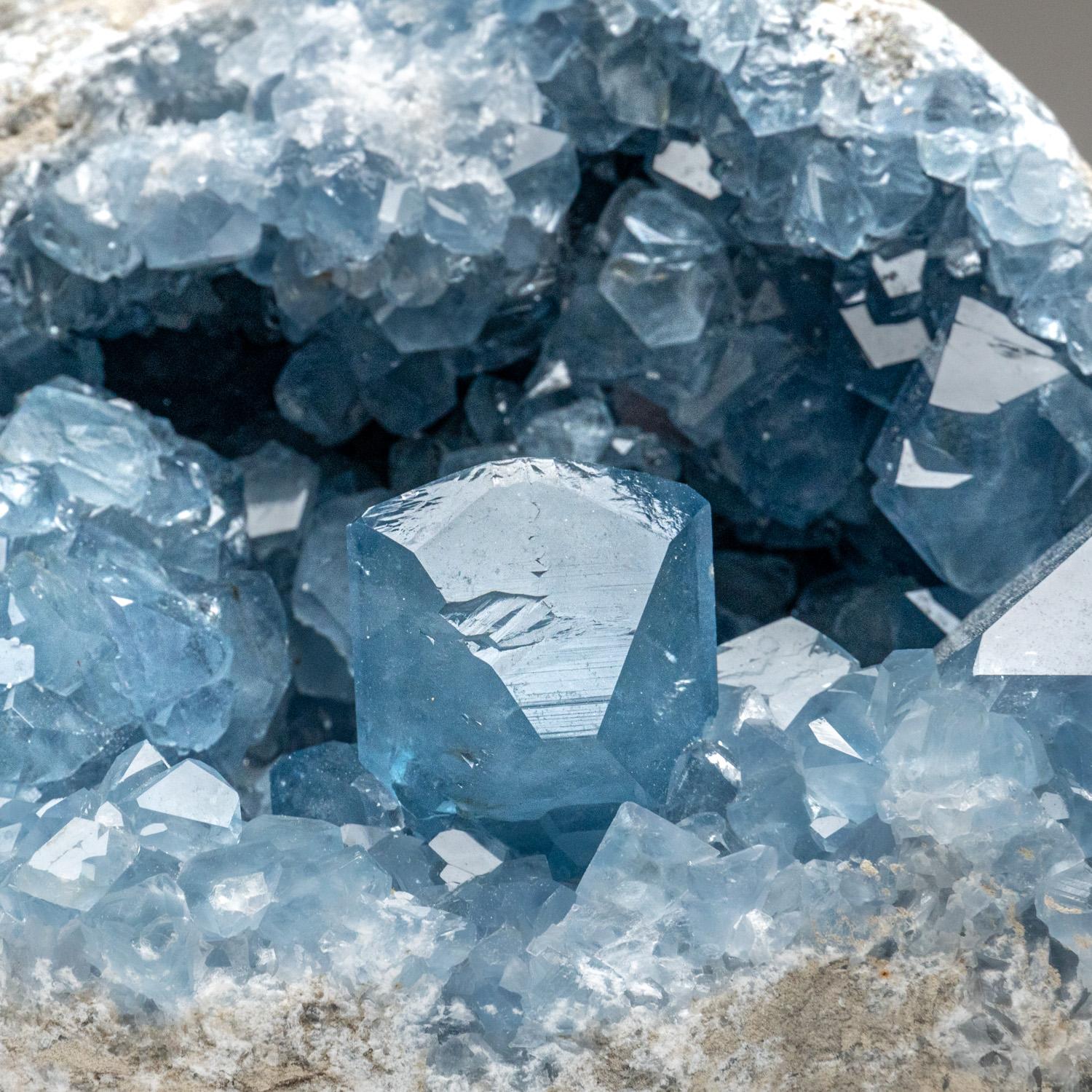 Blue Celestite Cluster From Sankoany, Ketsepy Mahajanga, Madagascar (21.5 lbs) in vendita 1