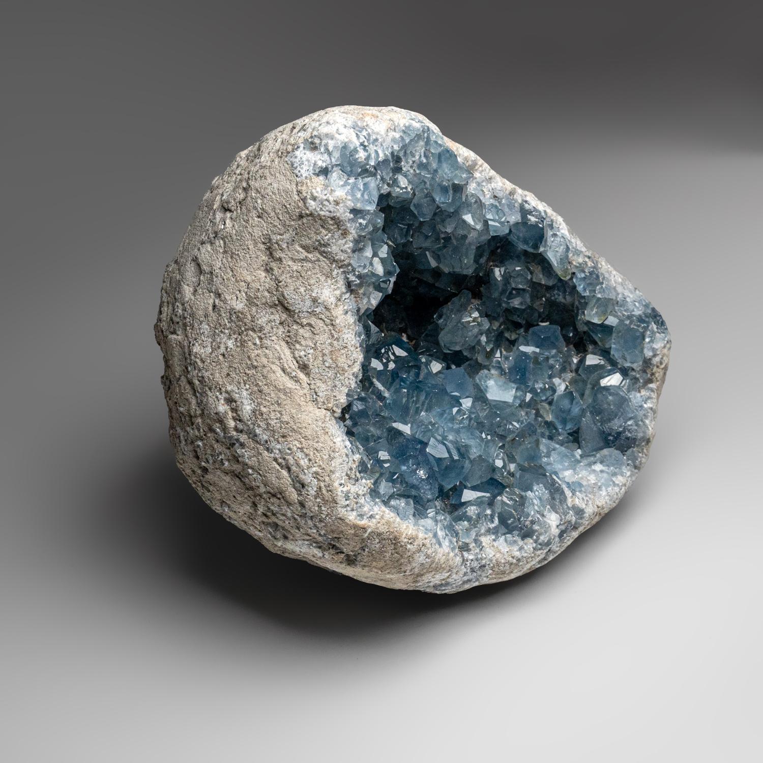 Blue Celestite Cluster From Sankoany, Ketsepy Mahajanga, Madagascar (26 lbs) In condizioni Nuovo in vendita a New York, NY