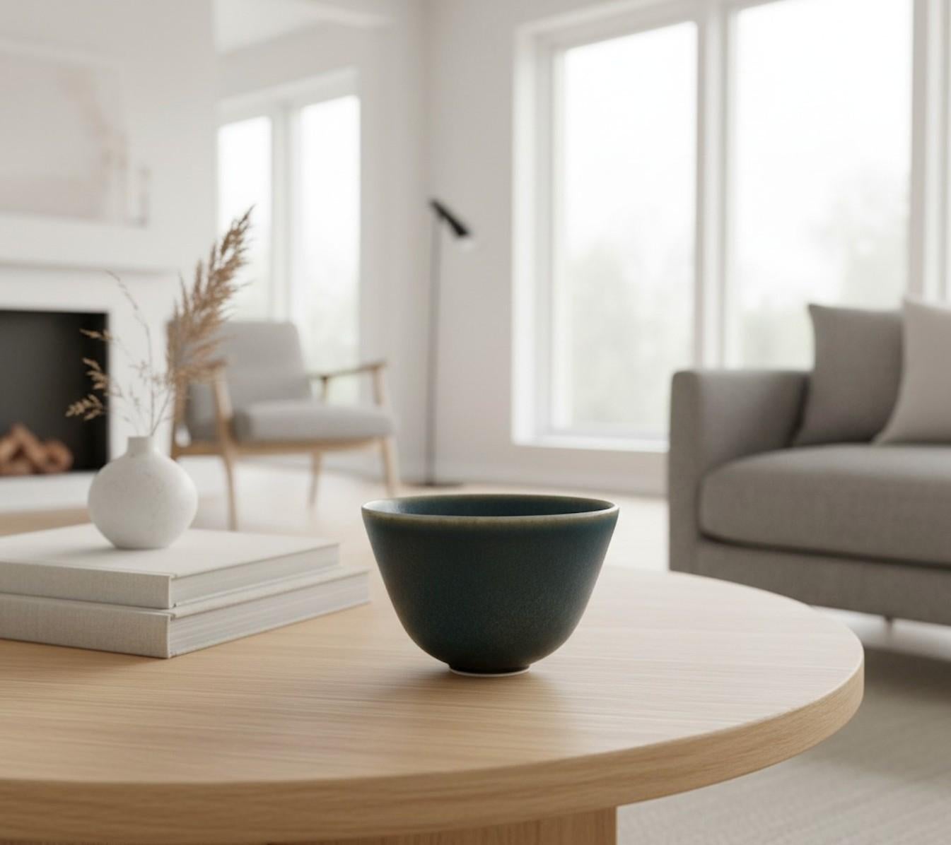 Scandinave moderne Bol en céramique bleue - Gunnar Nylund - Rörstrand - Milieu du XXe siècle - Scandinavie en vente