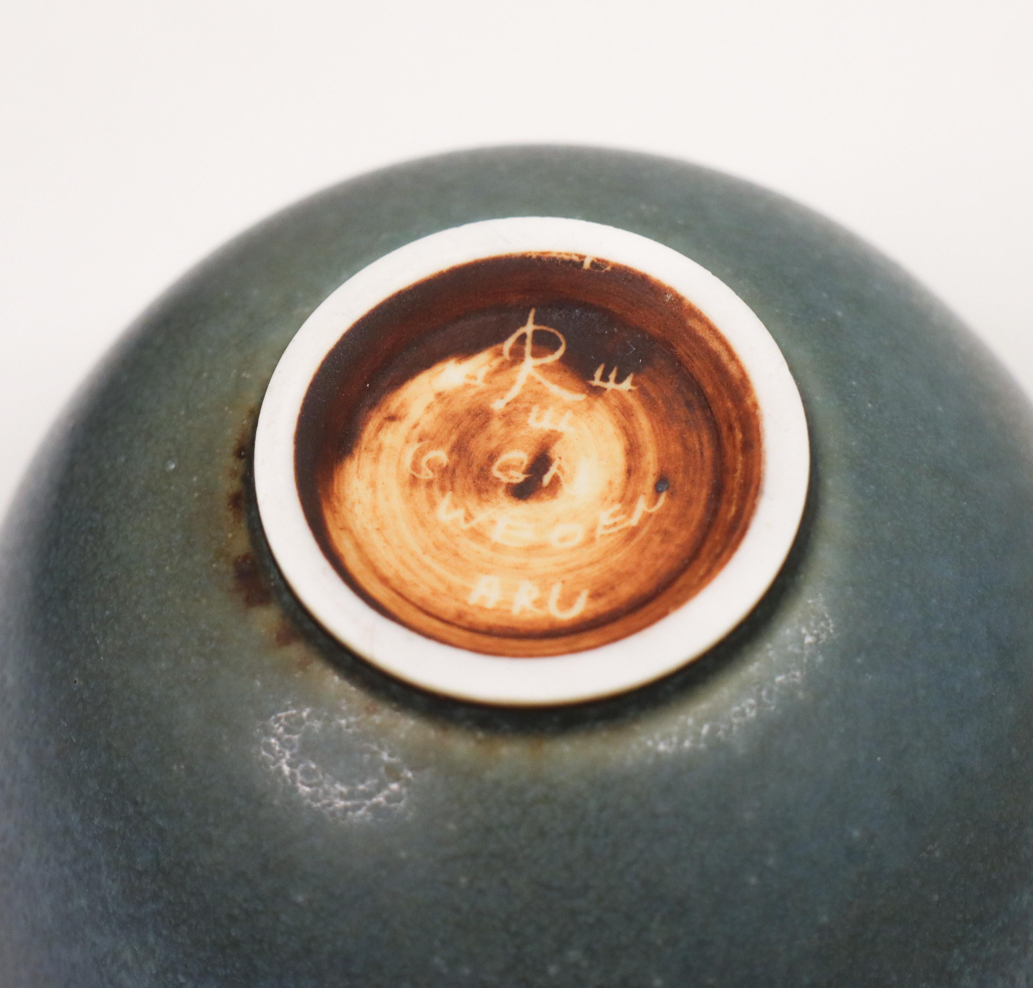 Blue Ceramic Bowl - Gunnar Nylund - Rörstrand - Mid 20th Century Scandinavia For Sale 1
