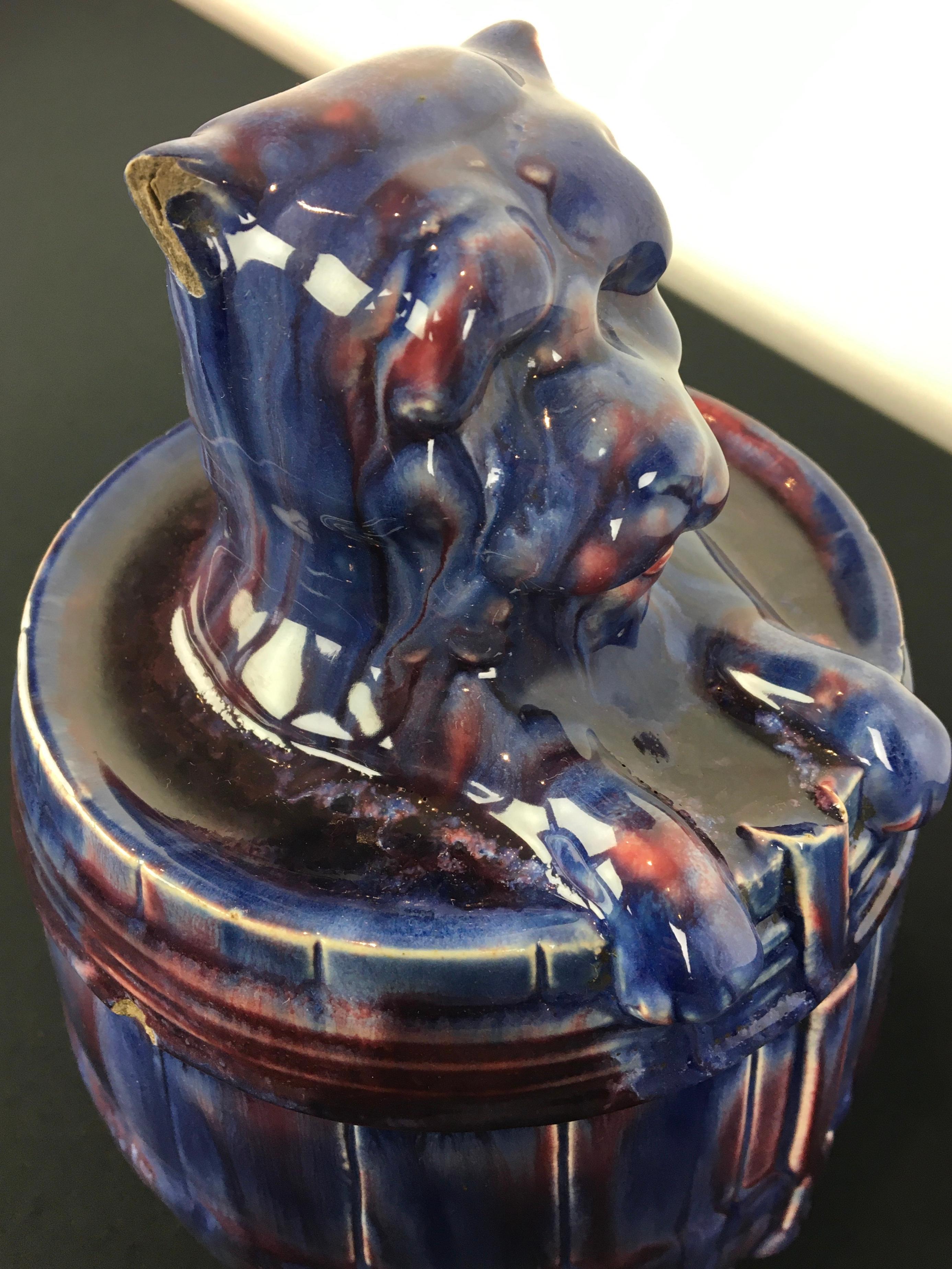 Blaues Bulldogge Barrel-Tabakgefäß aus Keramik im Angebot 2