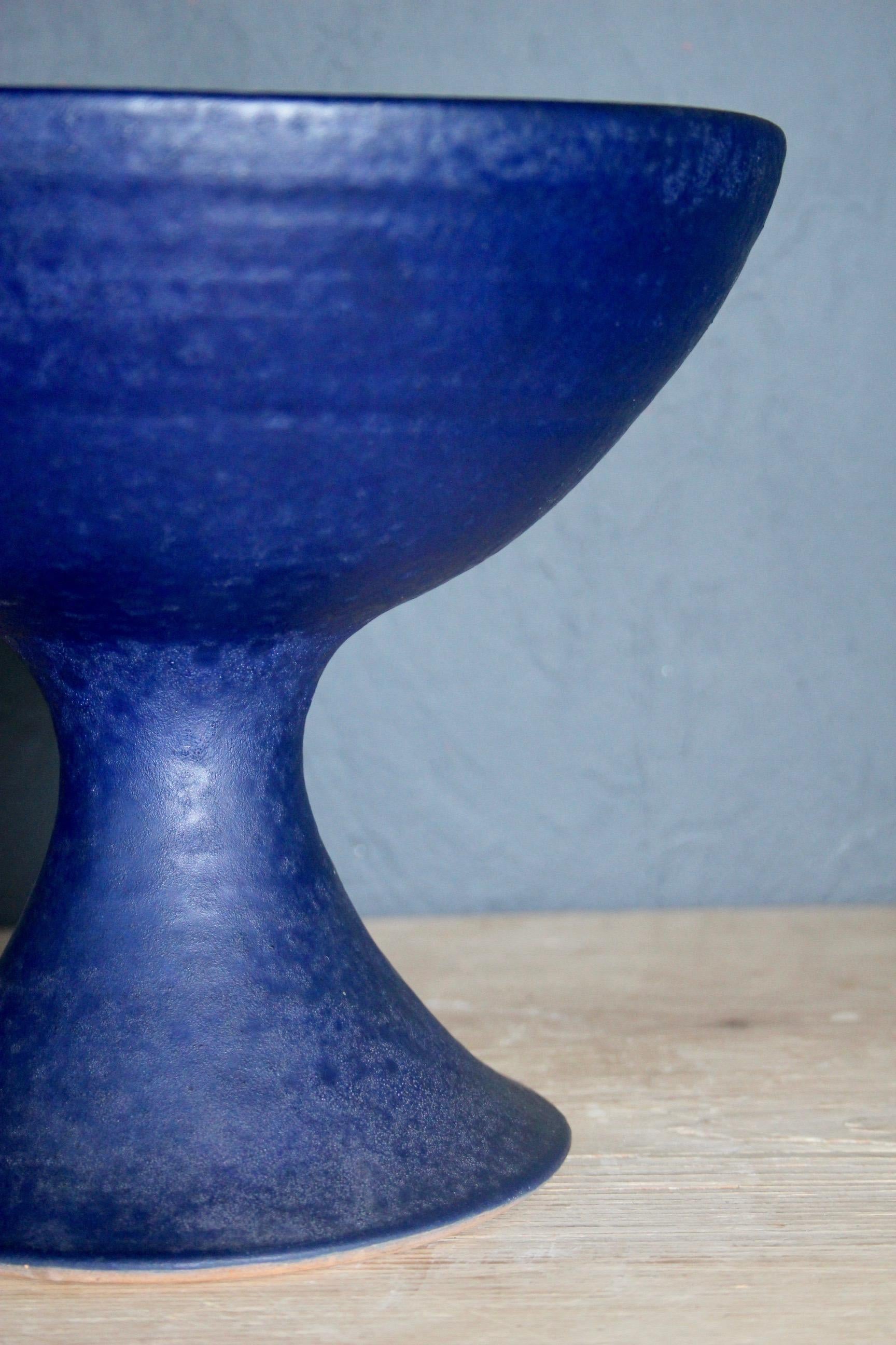 Blue Ceramic Cup In Good Condition In grand Lancy, CH