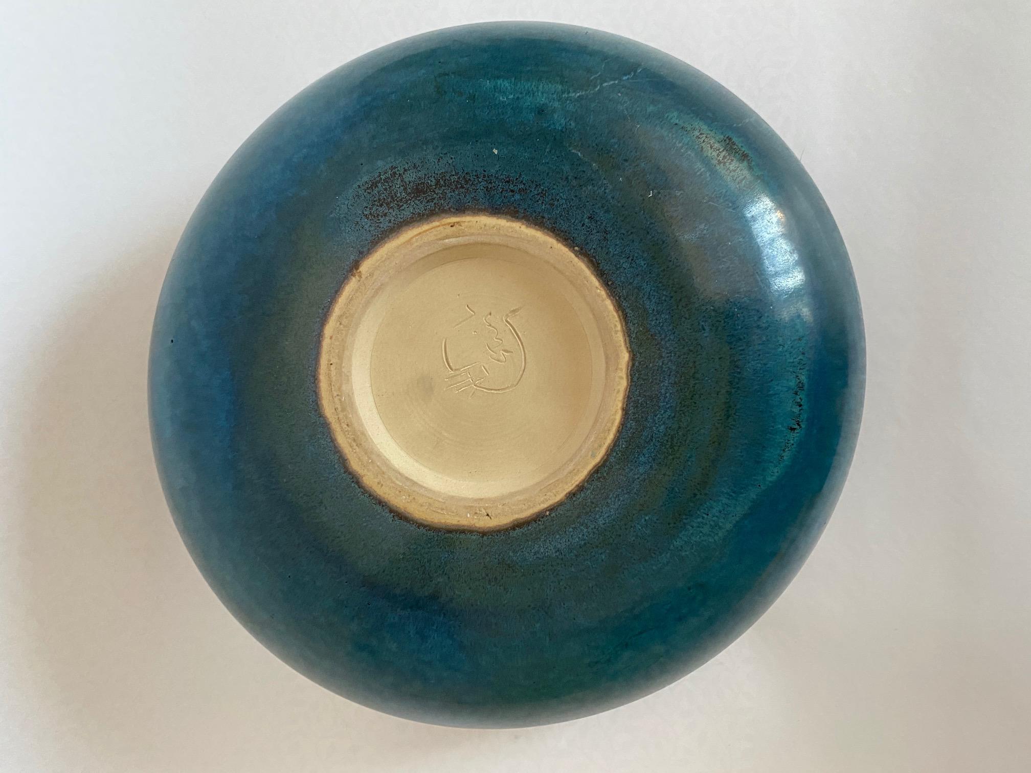 Coupe en céramique bleue signée par Stig Lindberg pour Gustavsberg 1950's en vente 5