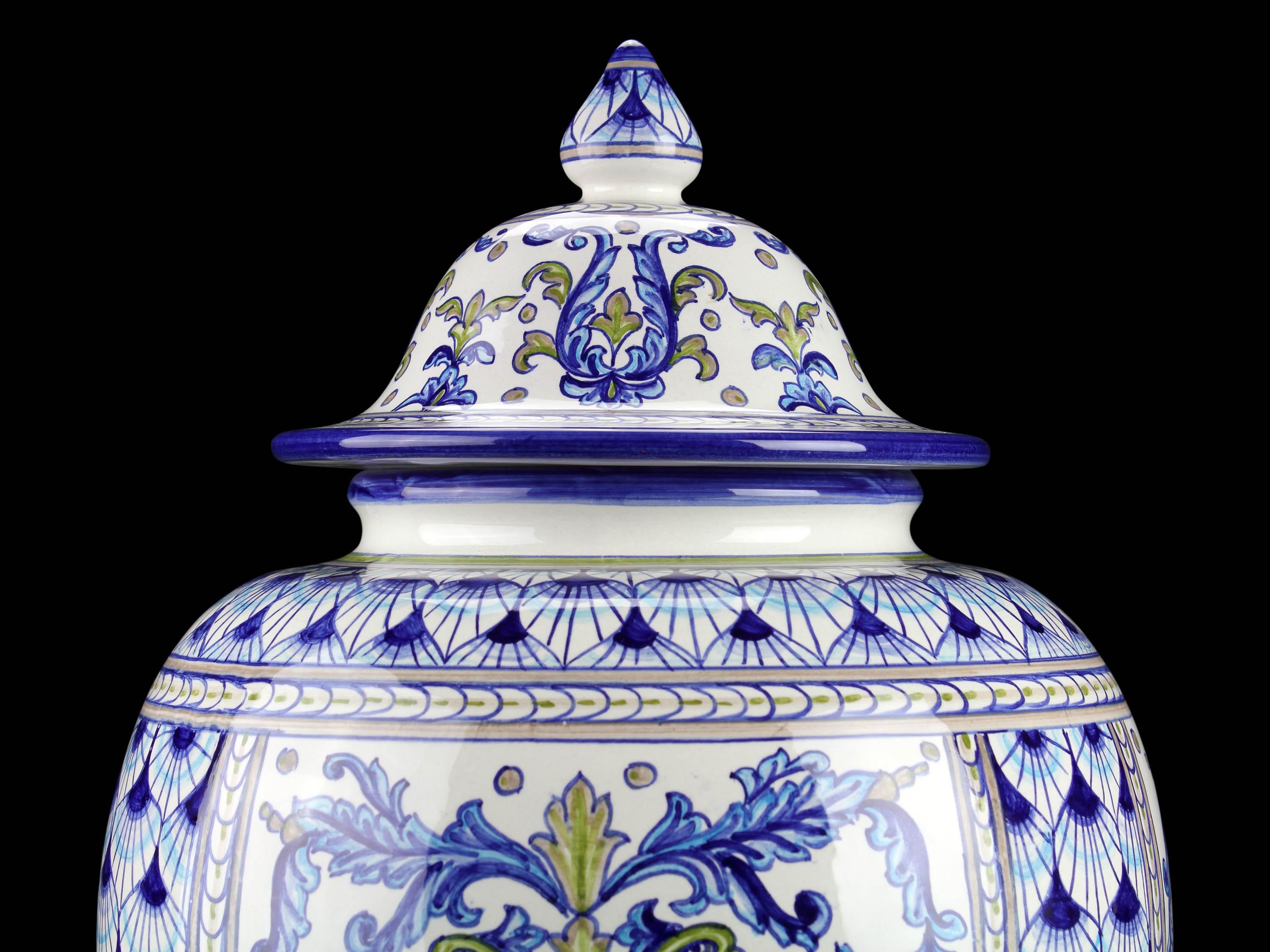 Blue Ceramic Potiche Centerpiece Vase Lid Majolica Hand Painted Deruta Italy For Sale 2