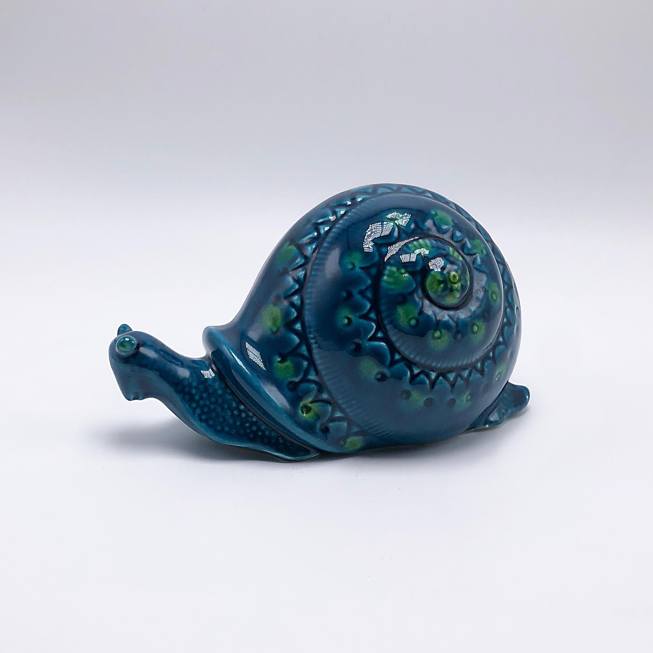 snail ceramics