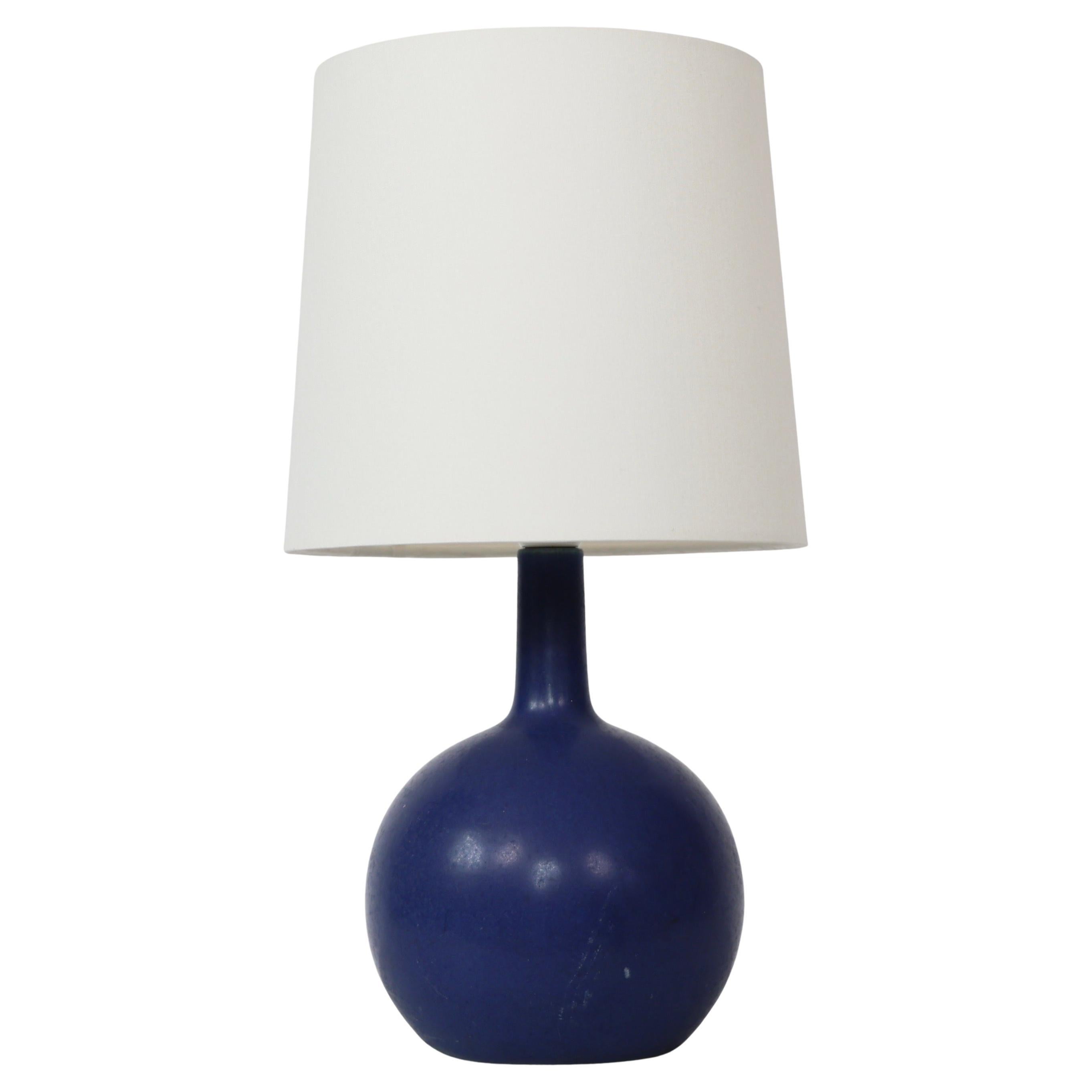 Lampe de table en céramique bleue par Eigil Hindrichsen, années 1950, Danemark en vente