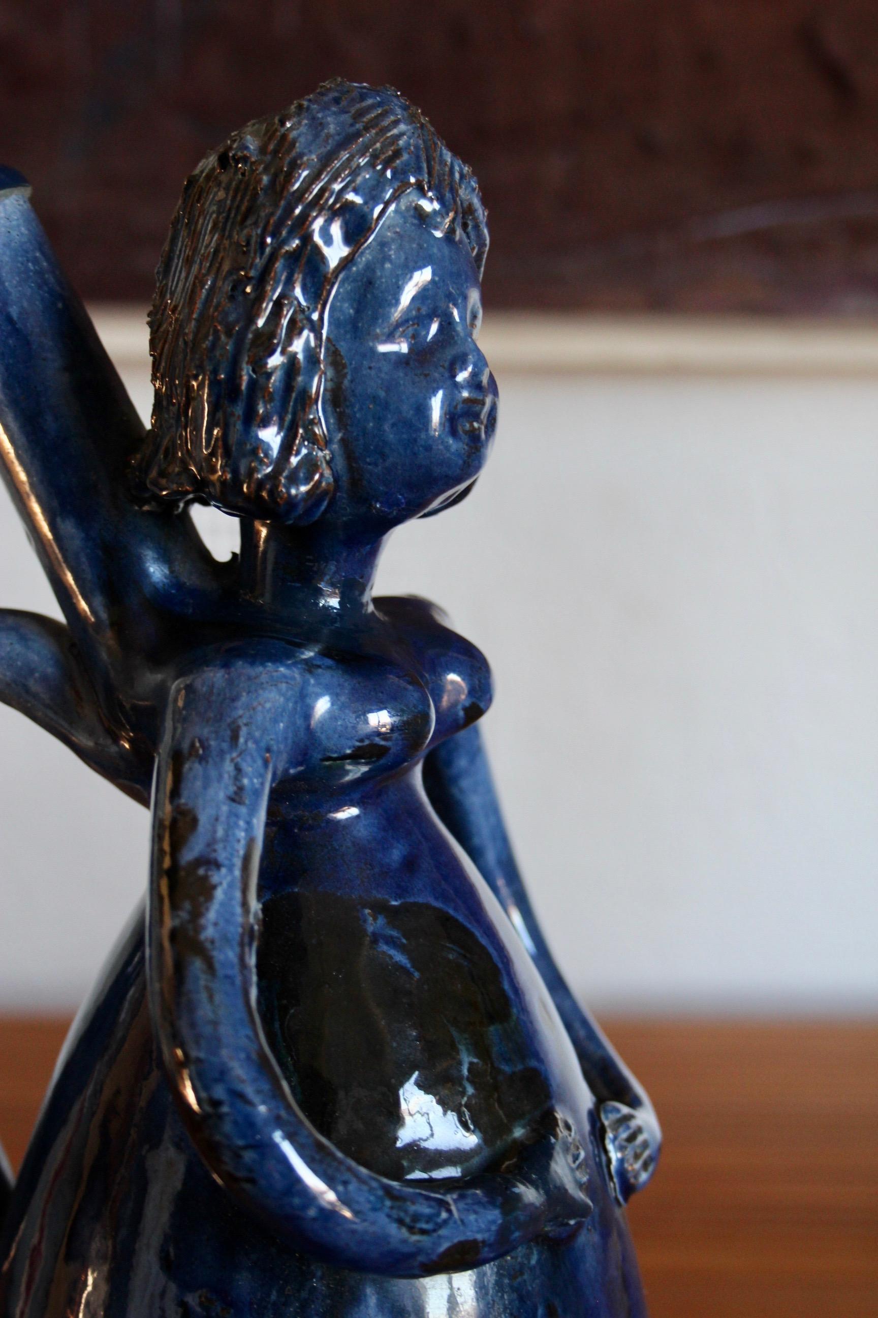 Lampe de table en céramique bleue en vente 6