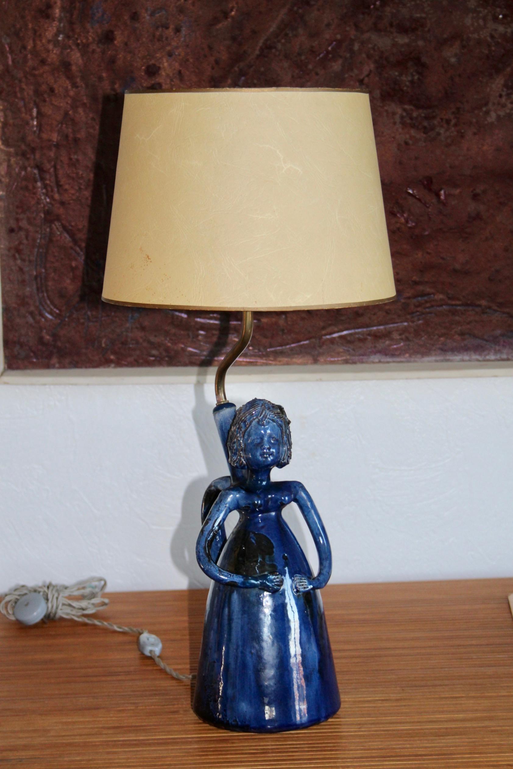 Lampe de table en céramique bleue en vente 3