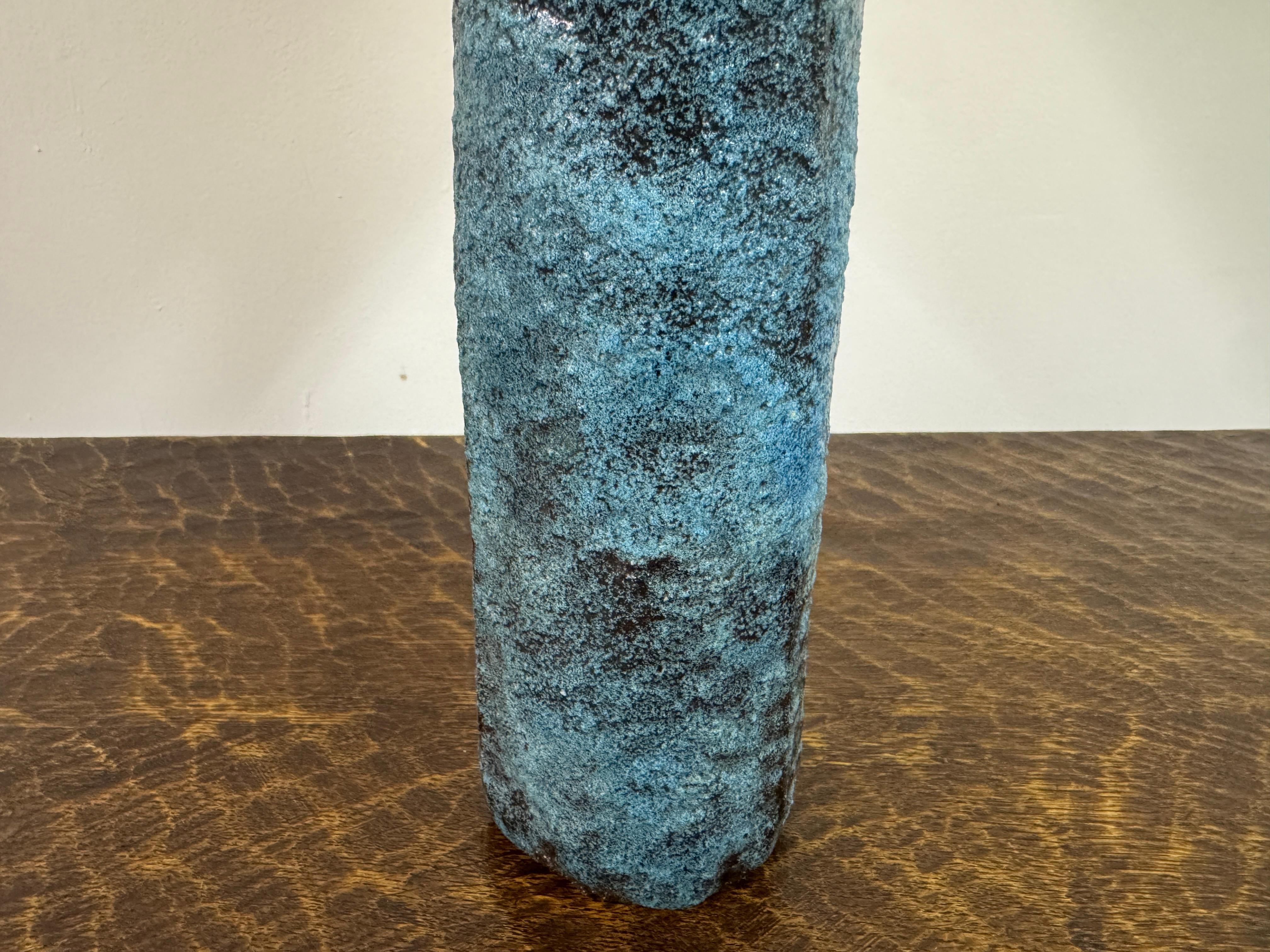 Blaue Keramiktischlampe mit gewebtem Schirm, 1960er Jahre im Angebot 1