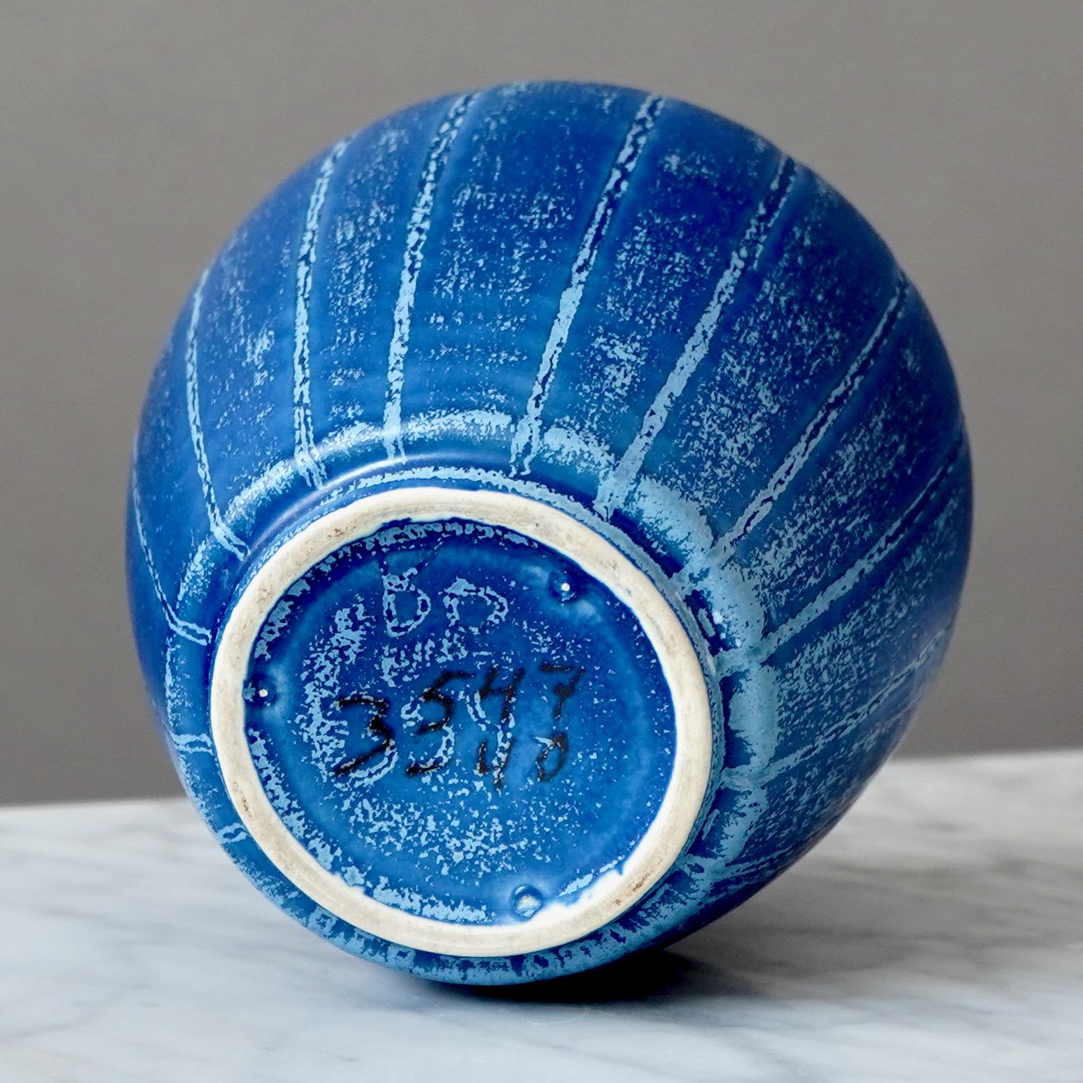 Céramique Vase bleu d'Eva Jancke Bjork pour Bo Fajans, Suède, années 1940 en vente