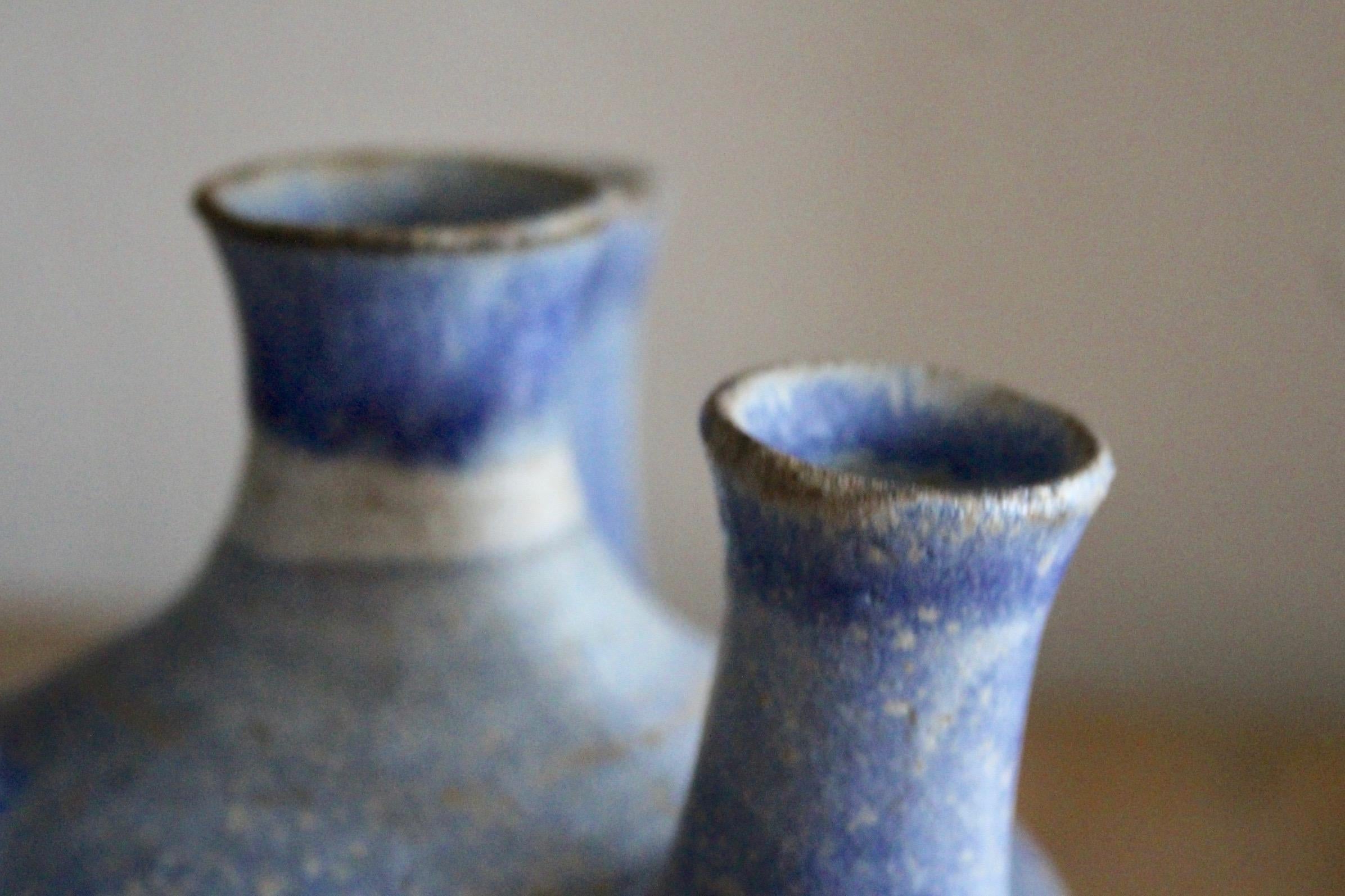 Blue ceramic vase  In Good Condition In grand Lancy, CH