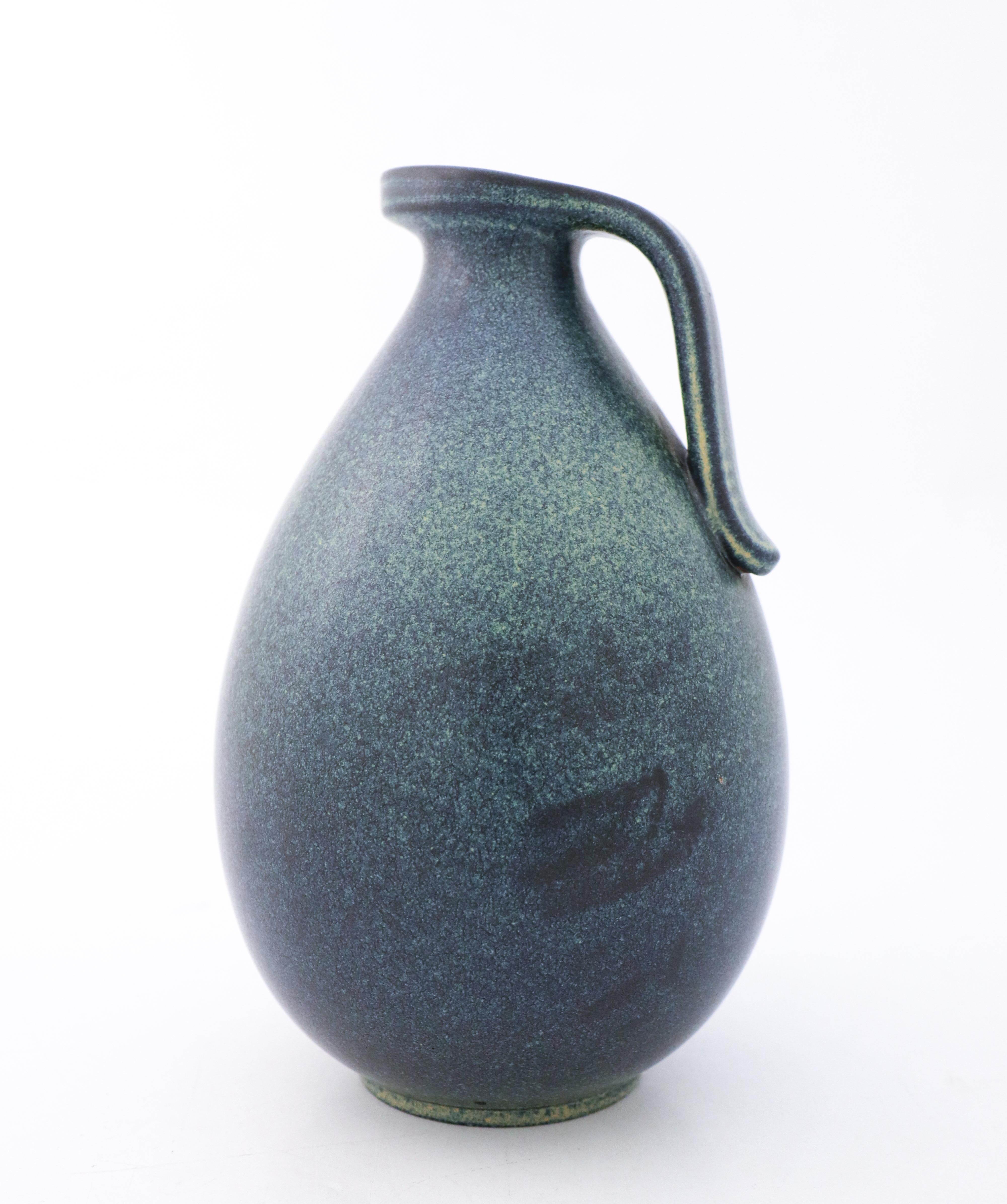 Vase en céramique bleue, Gunnar Nylund, Rörstrand, Scandinavian Midcentury Vintage Excellent état - En vente à Stockholm, SE