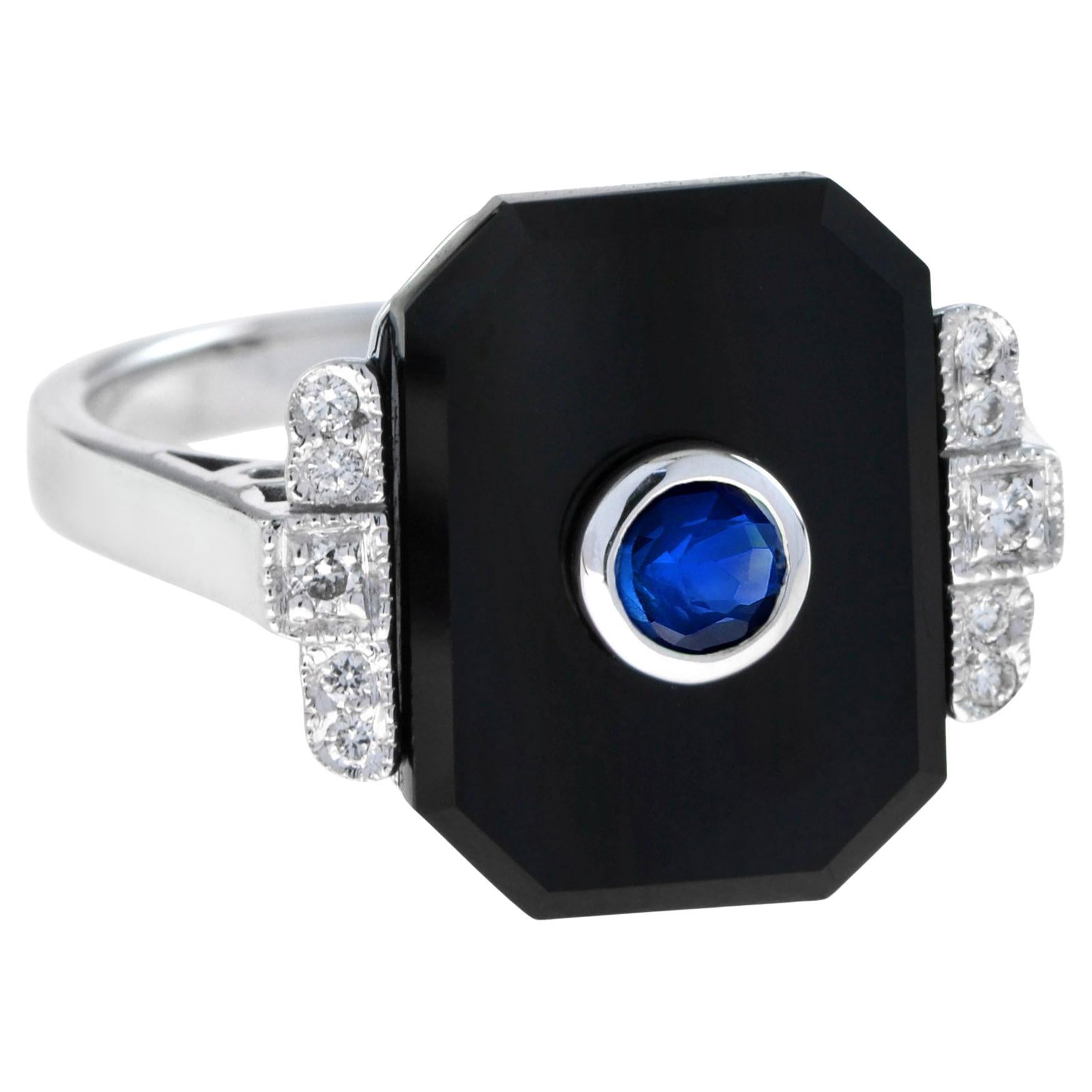 Anello in oro bianco in stile Art Deco con zaffiro tondo blu di Ceylon e diamante e onice nera in vendita
