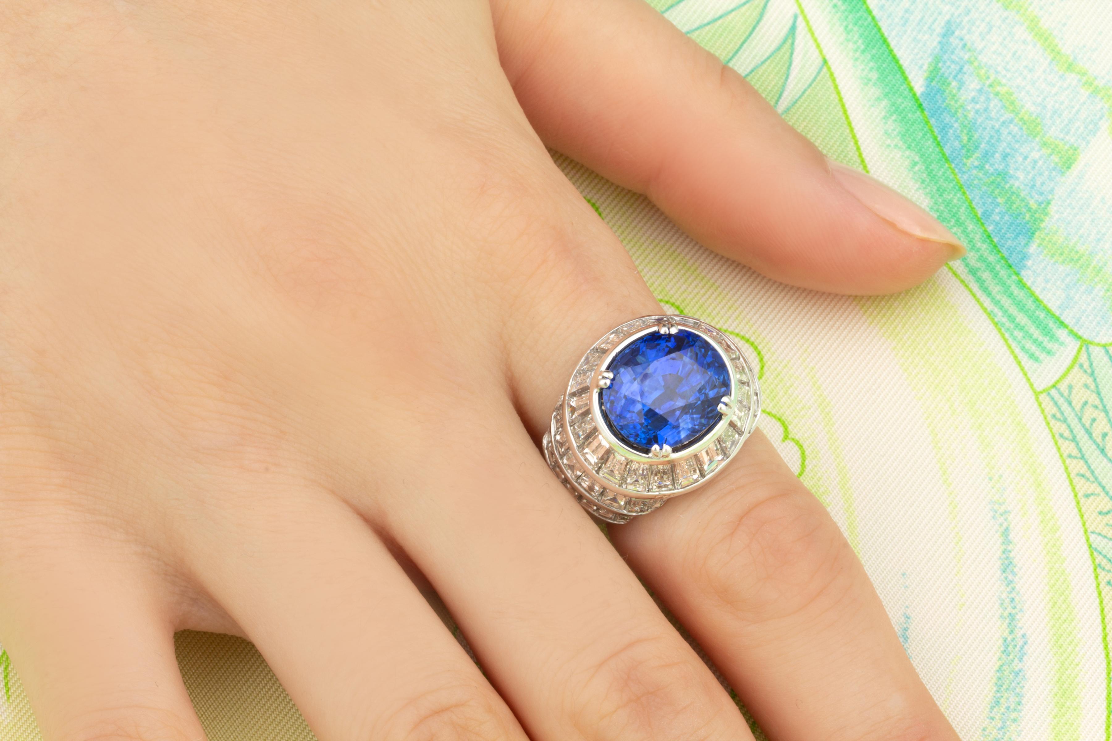 Blue Ceylon Sapphire 11.23 Carats Diamond Cocktail Ring Design by Ella Gafter Artista en venta