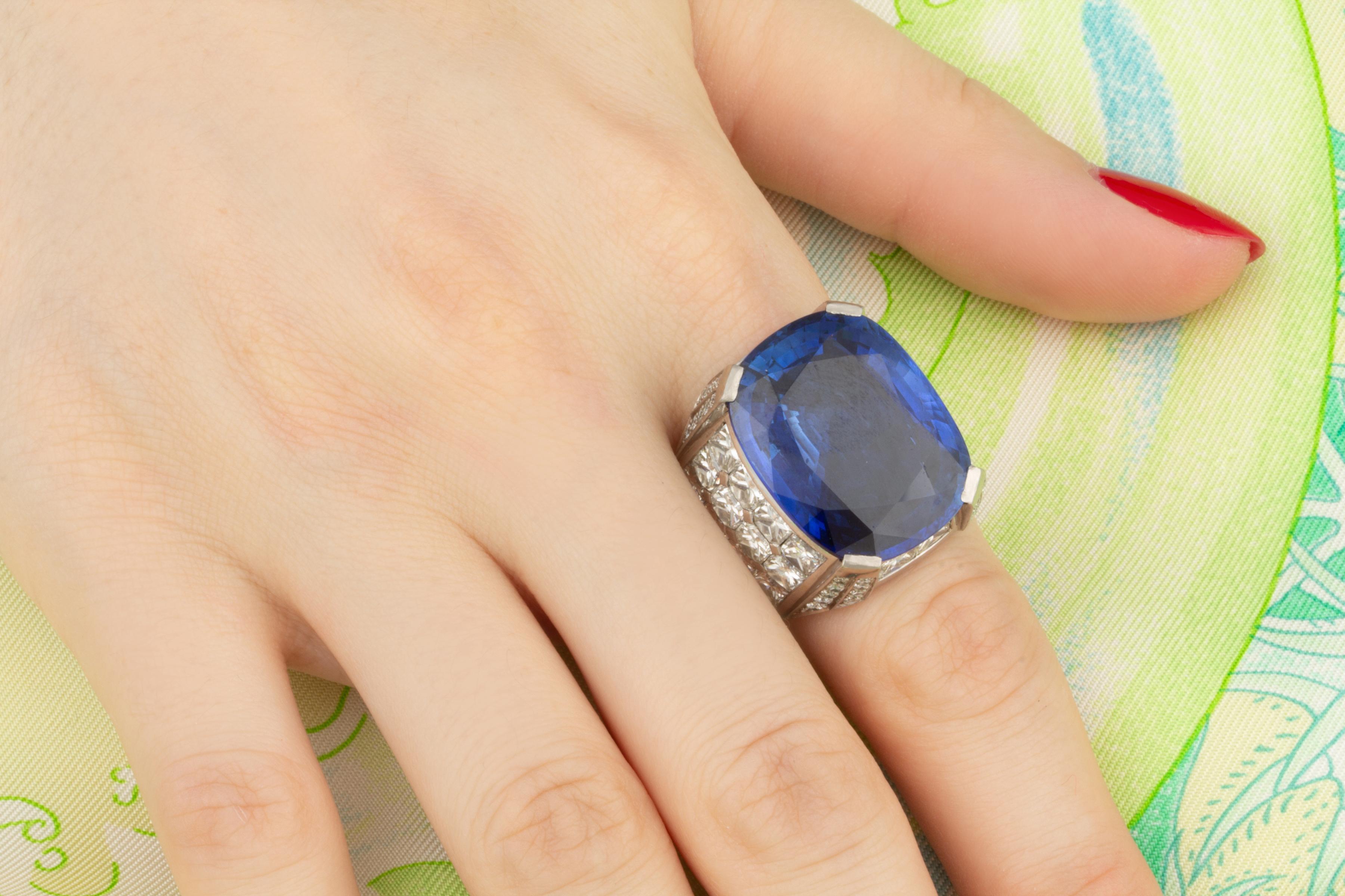 Blue Ceylon Sapphire Ring 30 Carats GIA Diamond Cocktail Design by Ella Gafter For Sale 3