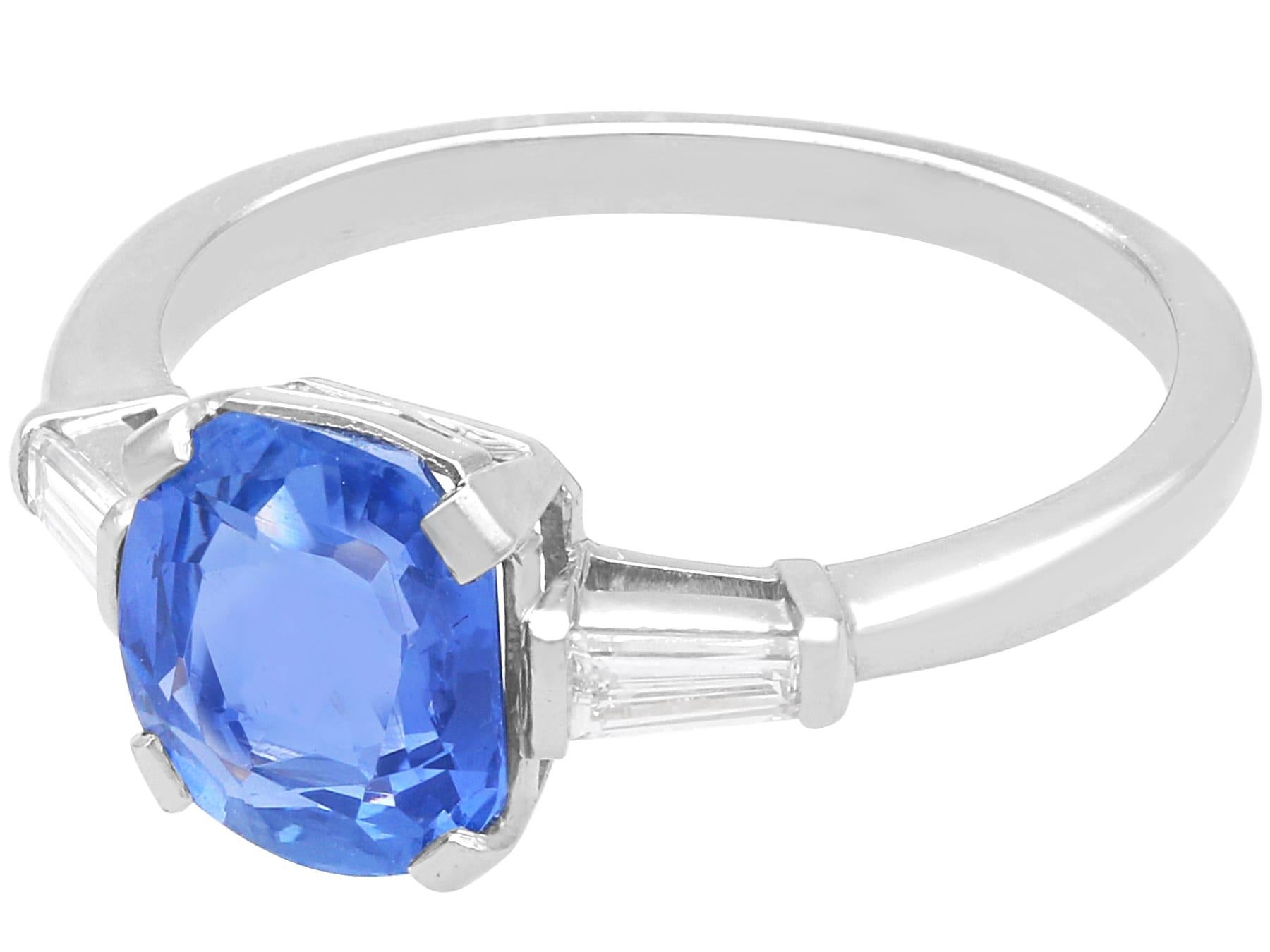 Saphir bleu de Ceylan et diamant, bague en platine Excellent état - En vente à Jesmond, Newcastle Upon Tyne