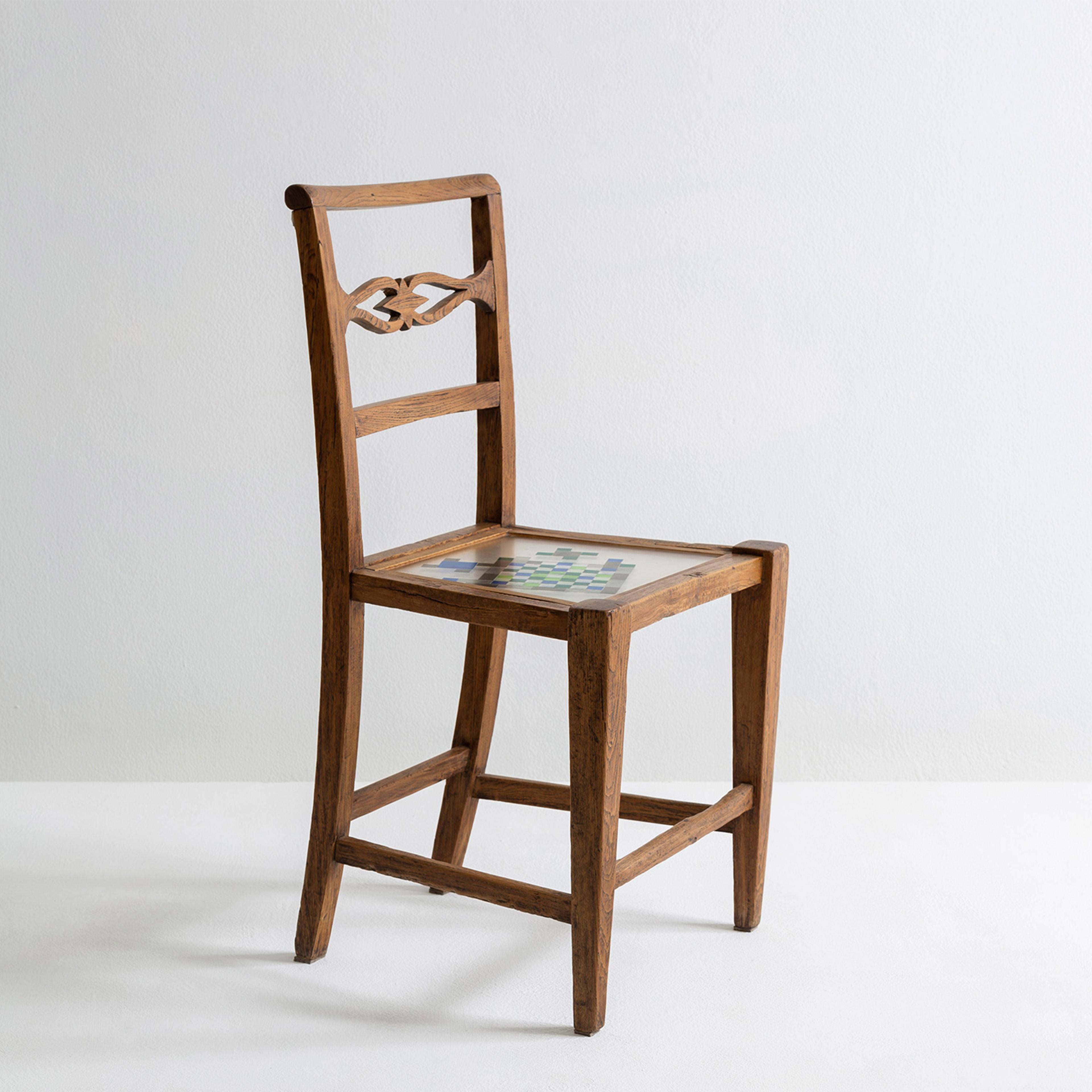 Fait main Chaise bleue en bois de châtaignier avec assise en mosaïque par Hillsideout en vente