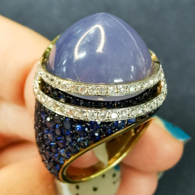 Contemporary Blue Chalcedony 24.47 Carat Sapphires Diamonds 18 Karat Gold Fuji Ring For Sale