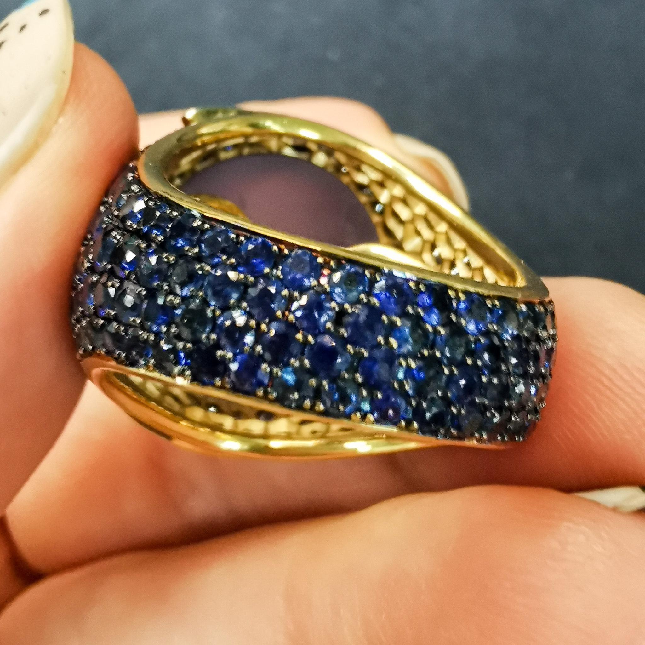 Blauer Chalcedon 24,47 Karat Saphire Diamanten 18 Karat Gold Fuji Ring im Angebot 2