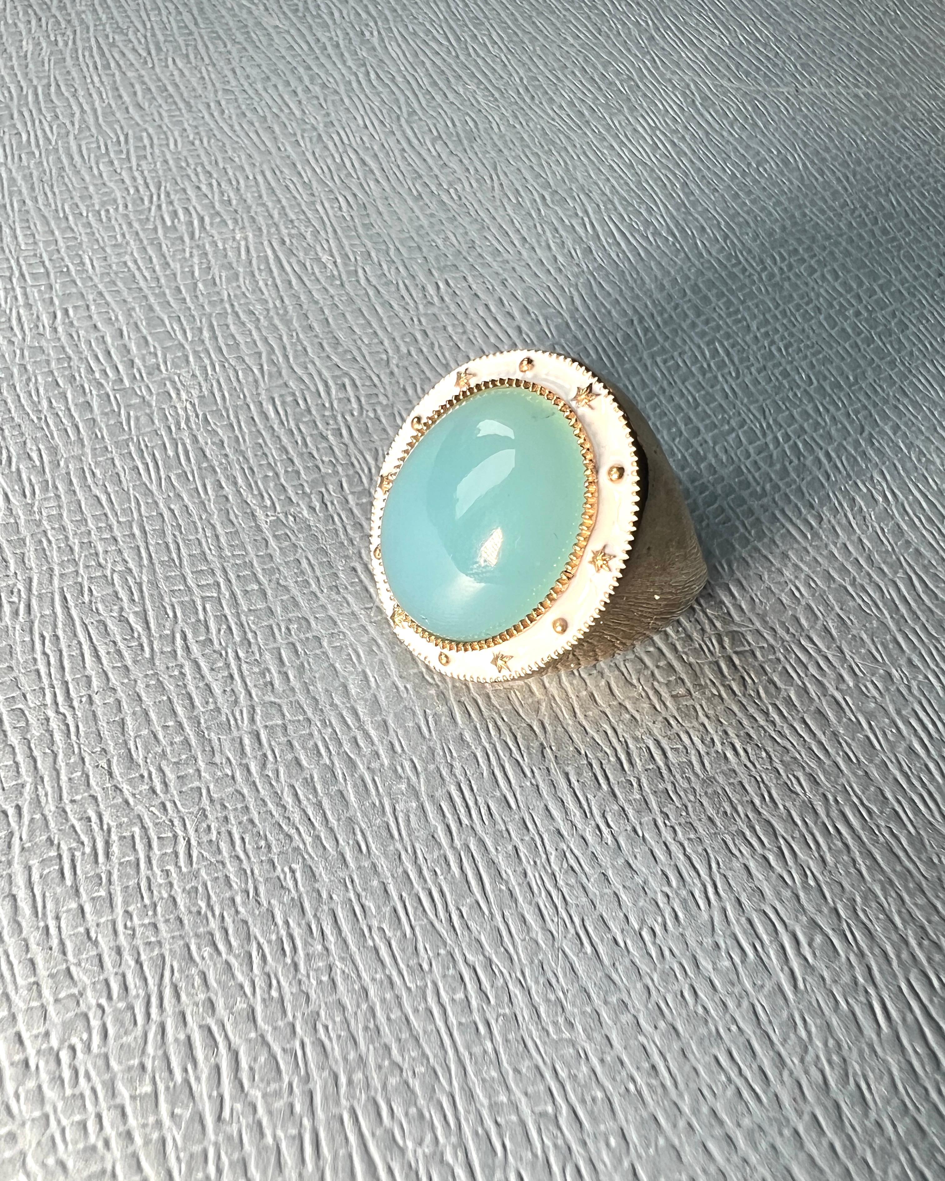 Bague cocktail calcédoine bleue émail blanc J DAUPHIN en vente 4