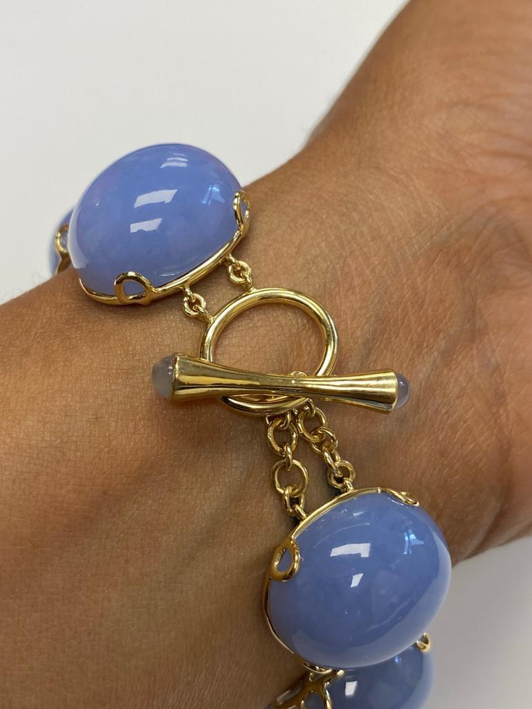 Goshwara Oval Cabochon Blue Chalcedony  Bracelet In New Condition For Sale In New York, NY