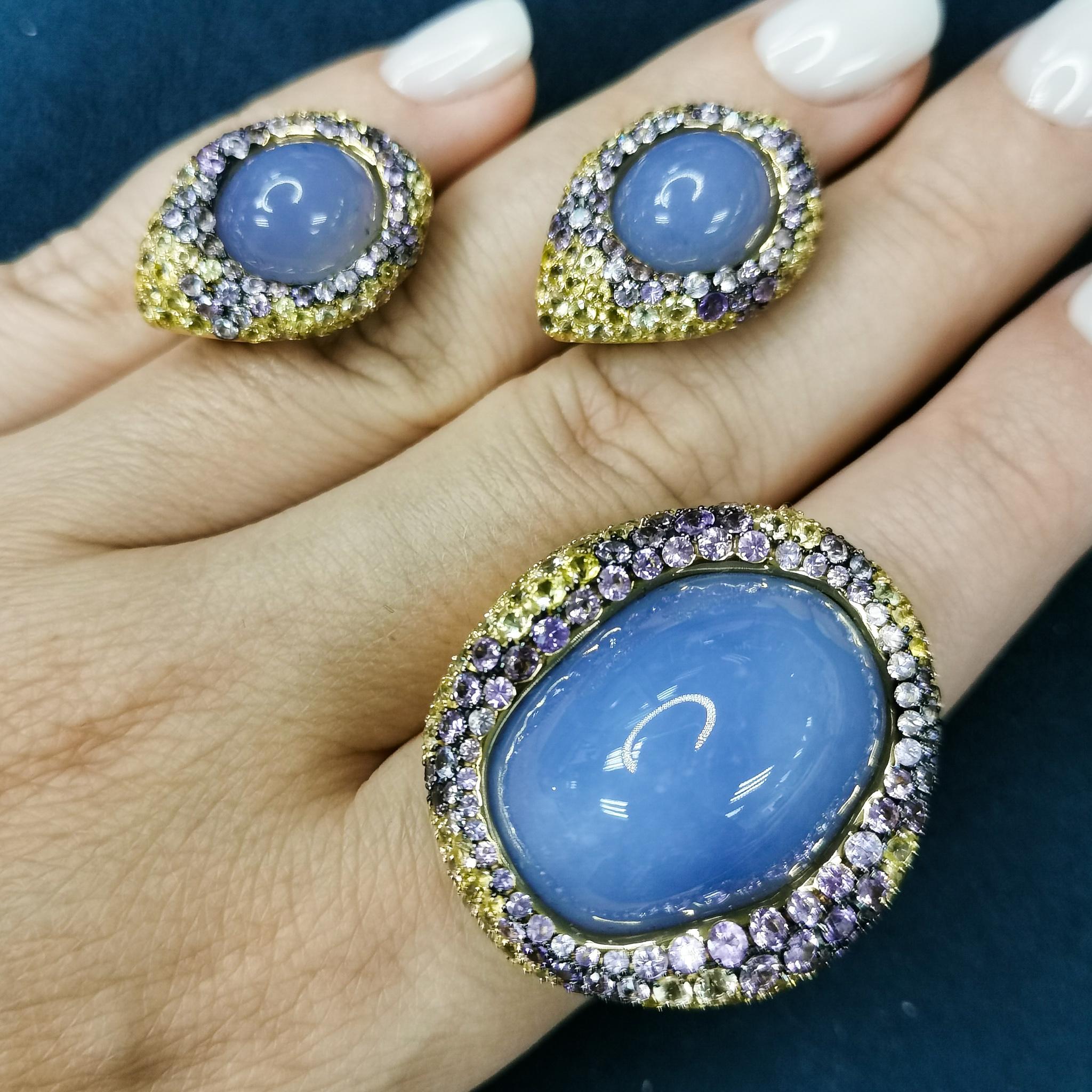 Contemporary Blue Chalcedony Purple Yellow Sapphire 18 Karat Yellow Gold Suite For Sale