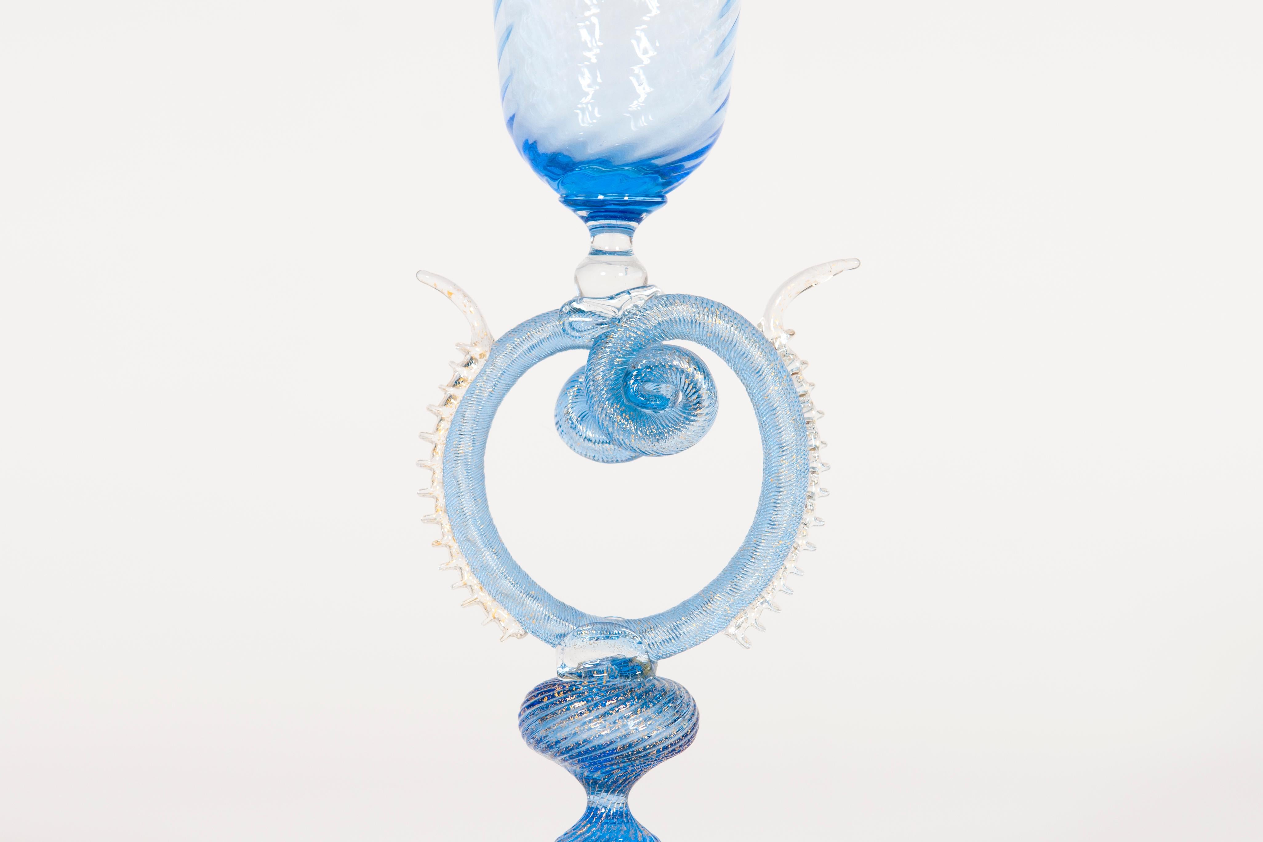 Moderne Chalice bleue avec verre de Murano et or 24 carats, années 1980, Italie en vente