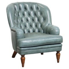 Poltrona Chesterfield blu in pelle di mucca in stile inglese con borchie decorative