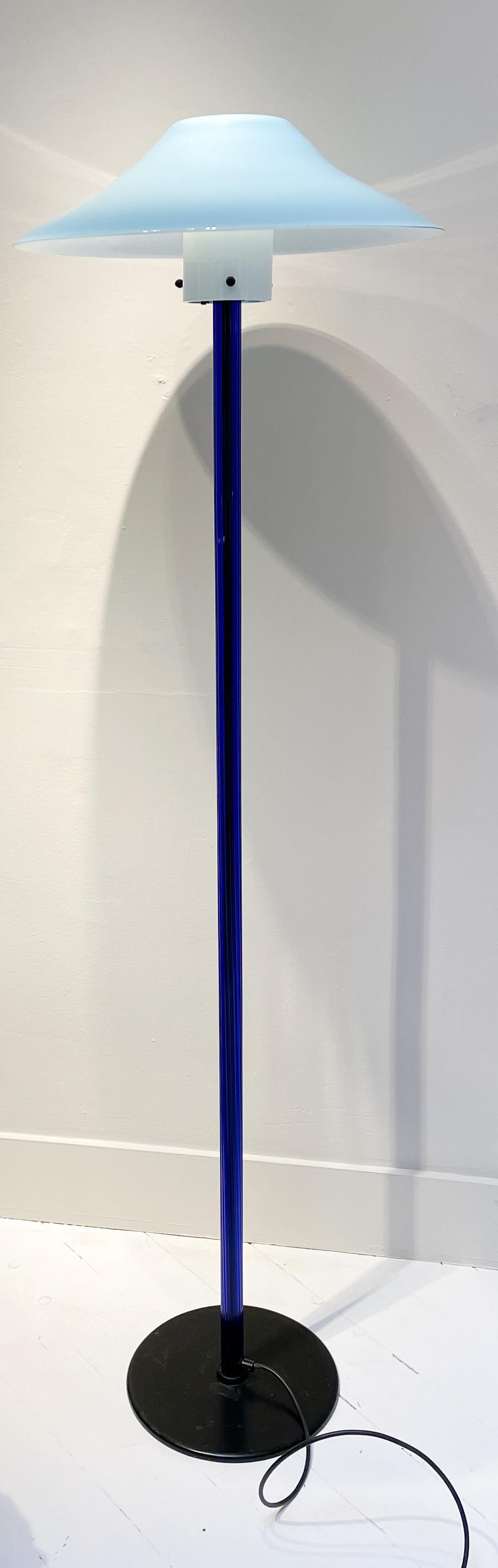 Blue Chiara Floor Lamp by Cini Boeri for Venini, Italy, 1980s In Good Condition For Sale In Brussels, BE