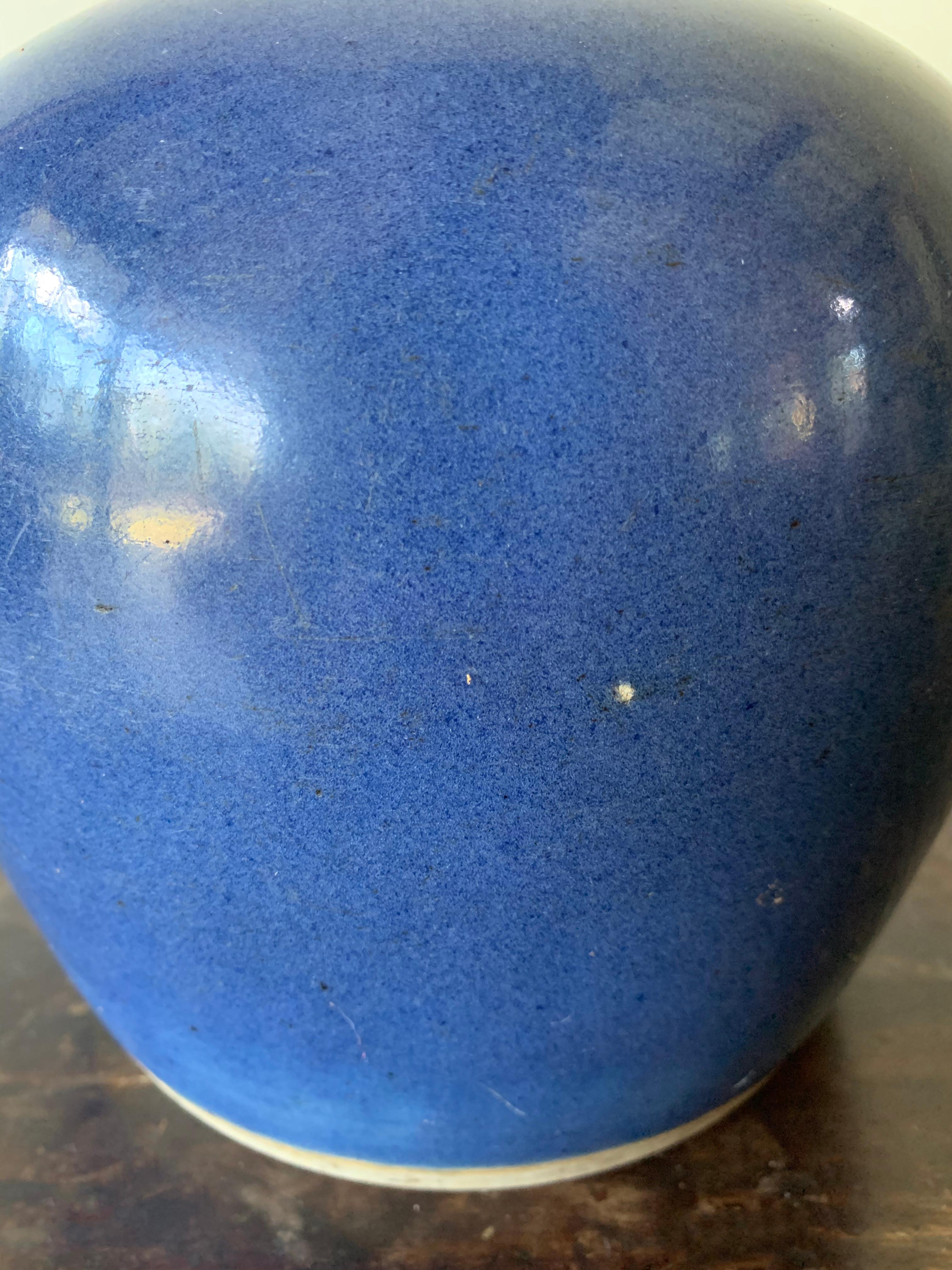 Blue Chinese Ceramic Ginger Jar with Metal Top, Early 20th Century For Sale 5