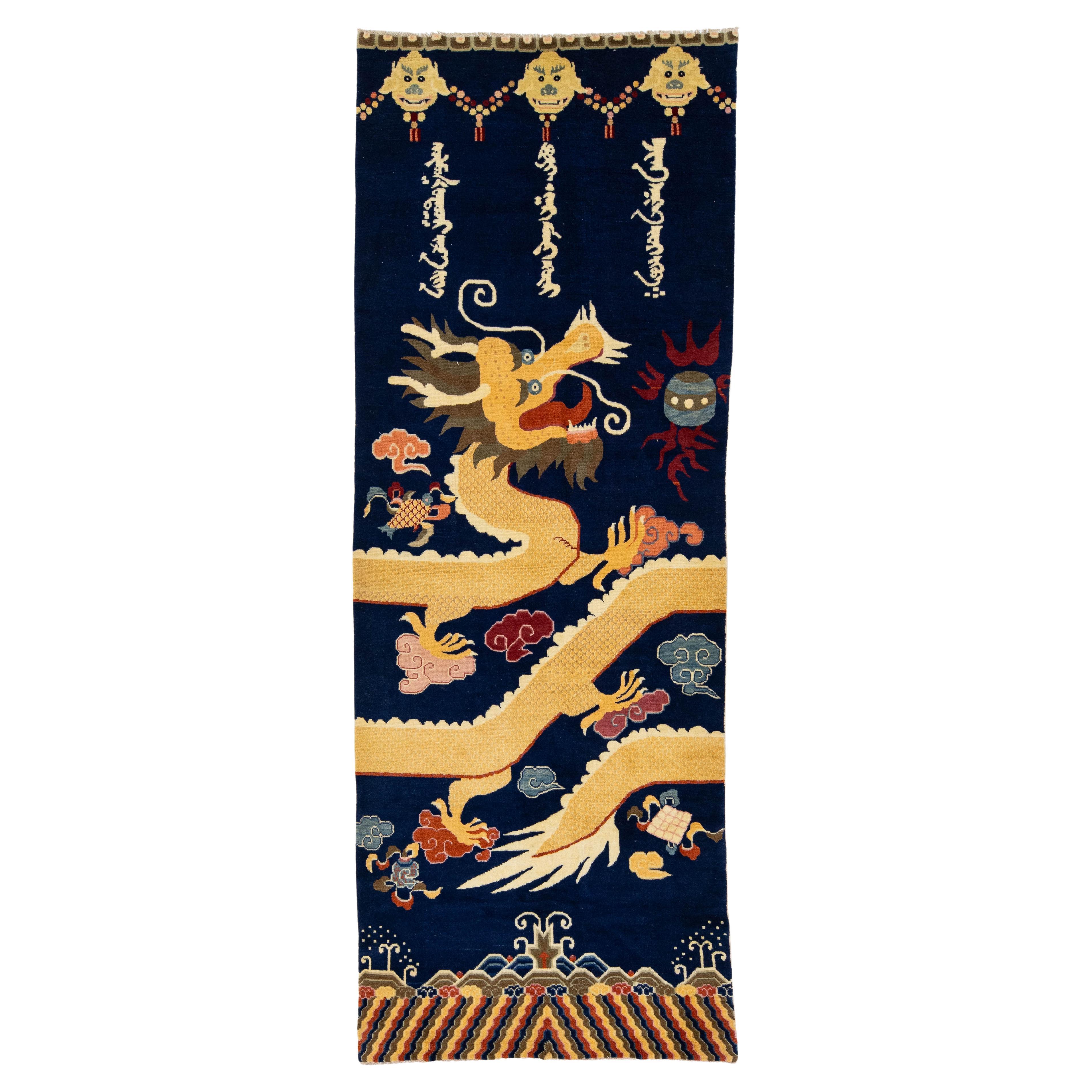 Tapis chinois bleu en laine de Ningxia - Dragon impérial à cinq griffes et écriture mongole
