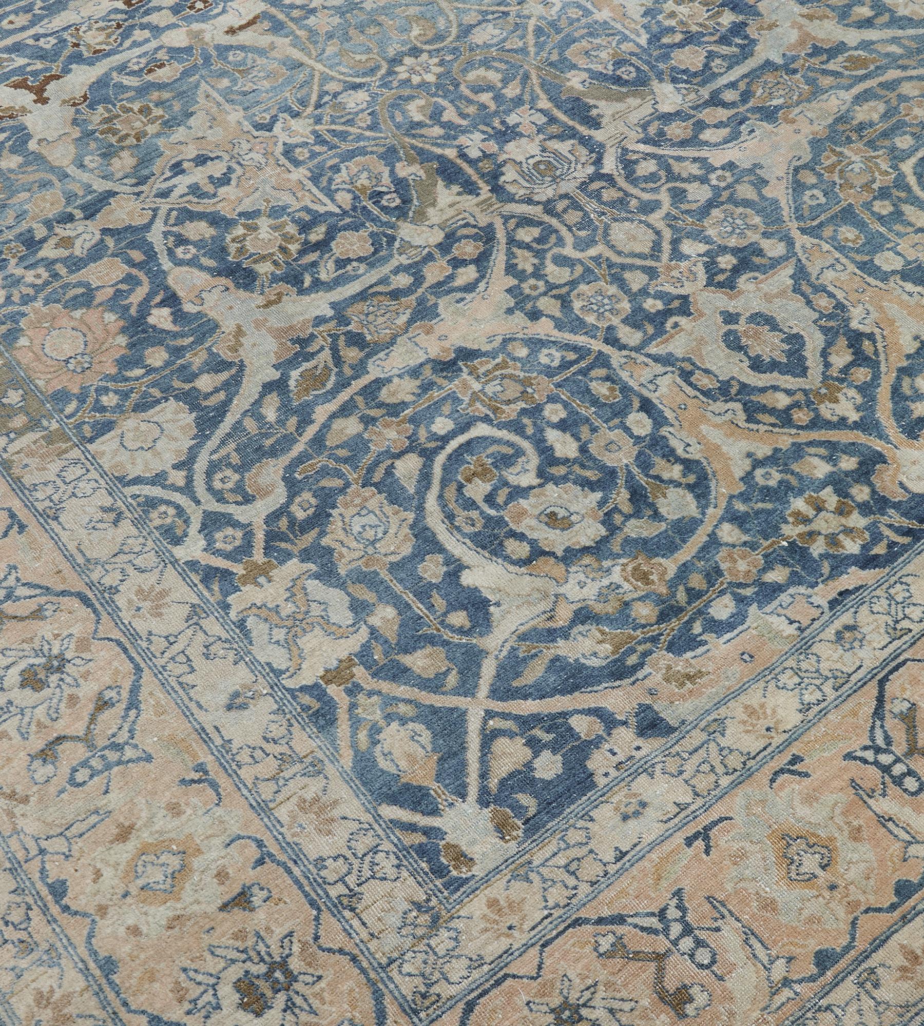 Blauer CIRCA-1910 Antiker authentischer persischer Täbris-Teppich (Wolle) im Angebot