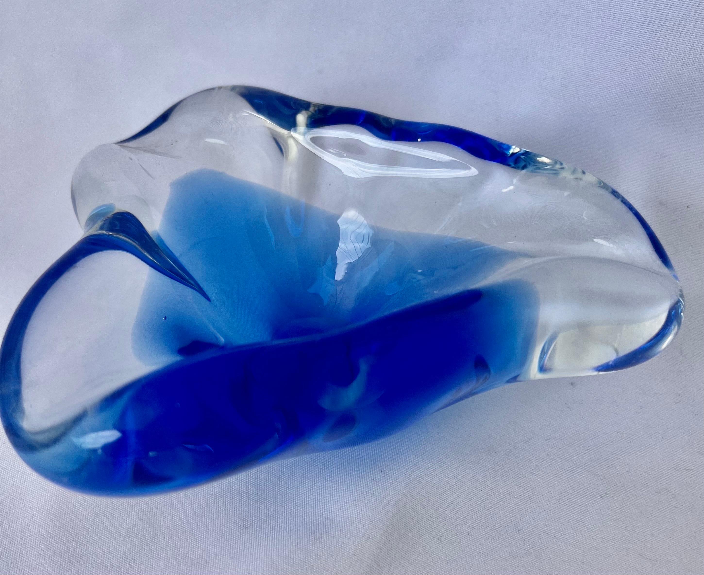 Blue and Clear Hand Blown Murano Dish In Good Condition For Sale In Los Angeles, CA