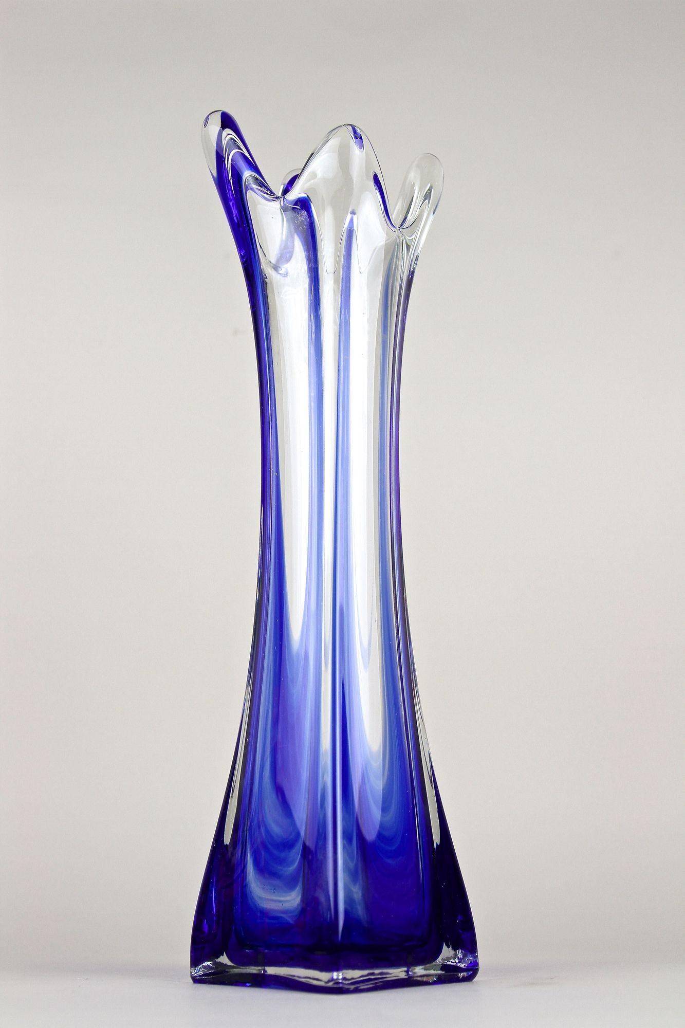 Blue/ Clear Murano Glass Vase, Late Mid Century - Italy ca. 1960/70 For Sale 6