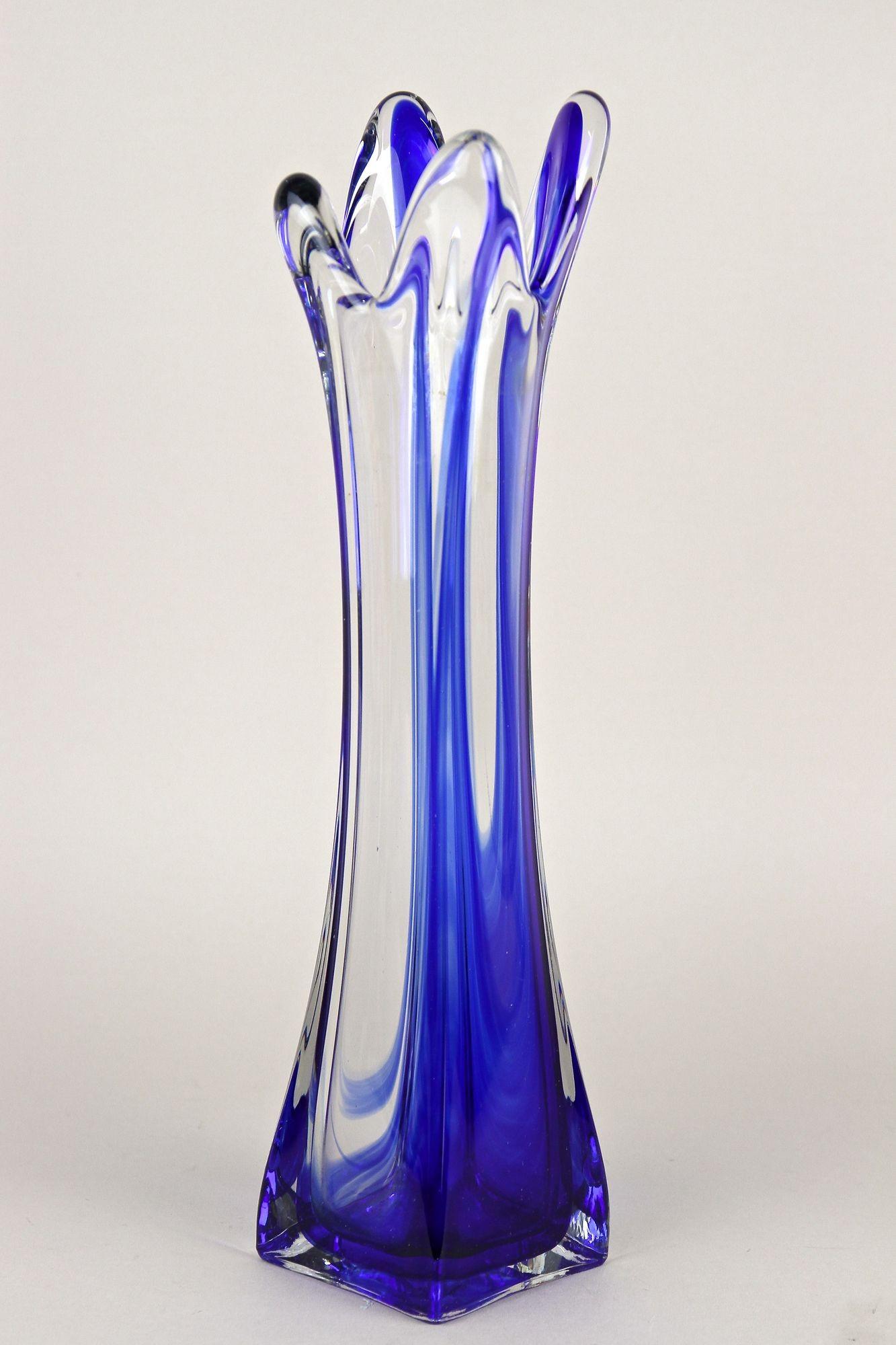 Blue/ Clear Murano Glass Vase, Late Mid Century - Italy ca. 1960/70 For Sale 7