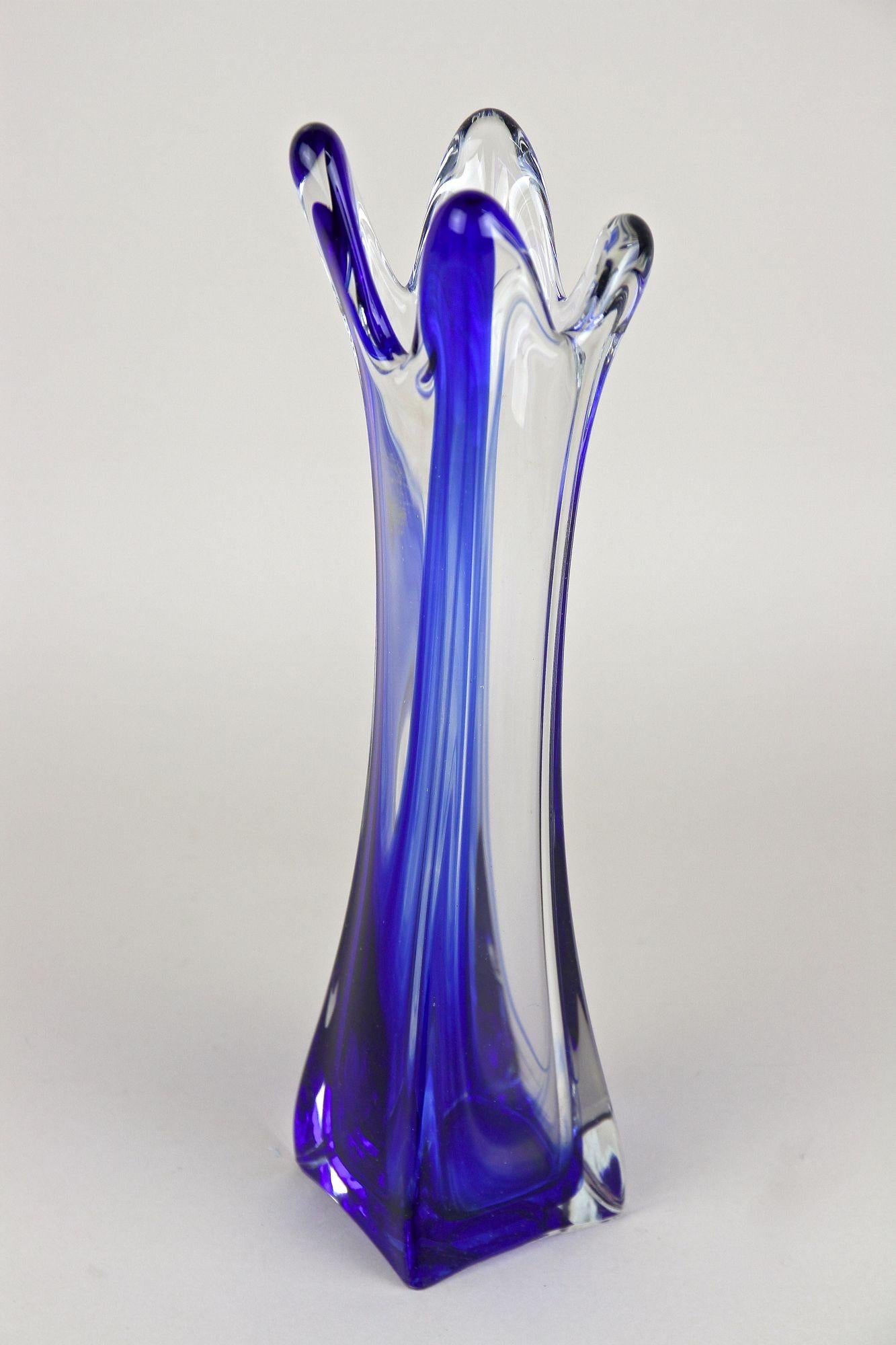 Blue/ Clear Murano Glass Vase, Late Mid Century - Italy ca. 1960/70 For Sale 2