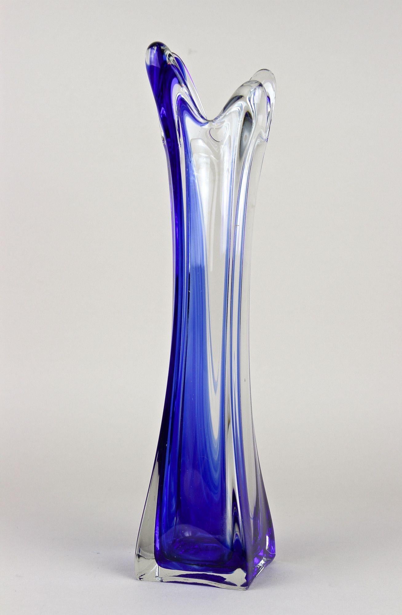 Blue/ Clear Murano Glass Vase, Late Mid Century - Italy ca. 1960/70 For Sale 3