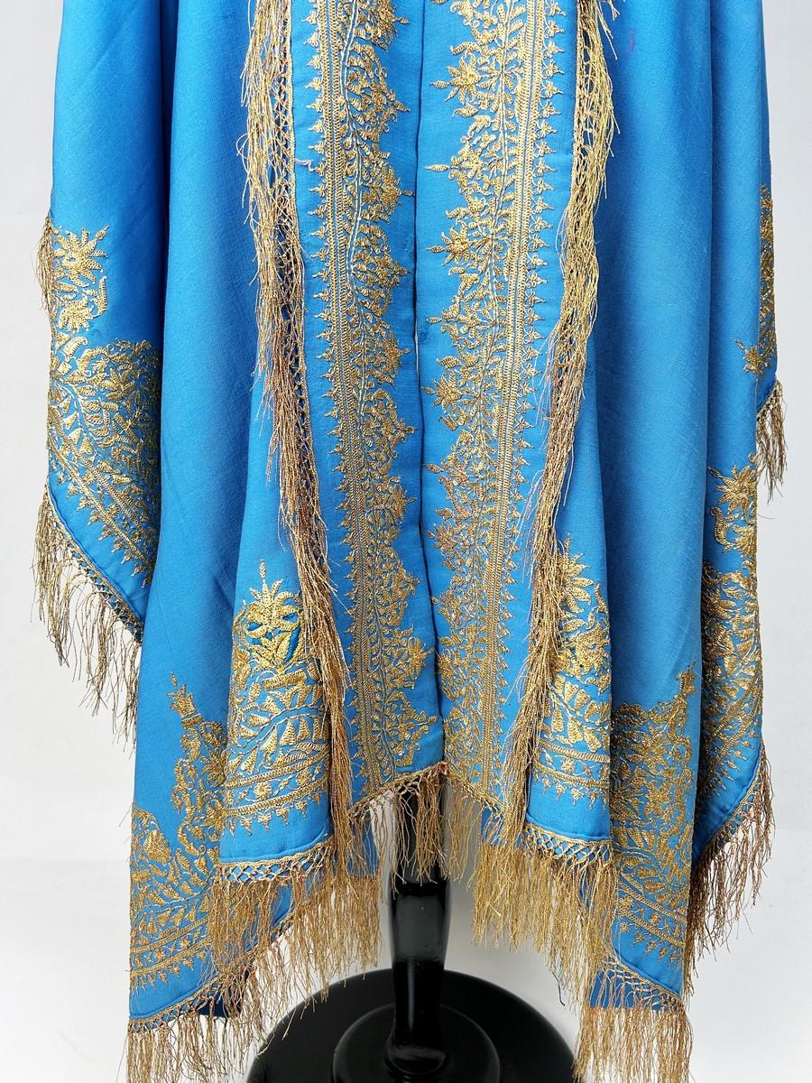 Blue Cloak embroidered with gold Zari - India for the European market Circa 1870 For Sale 6