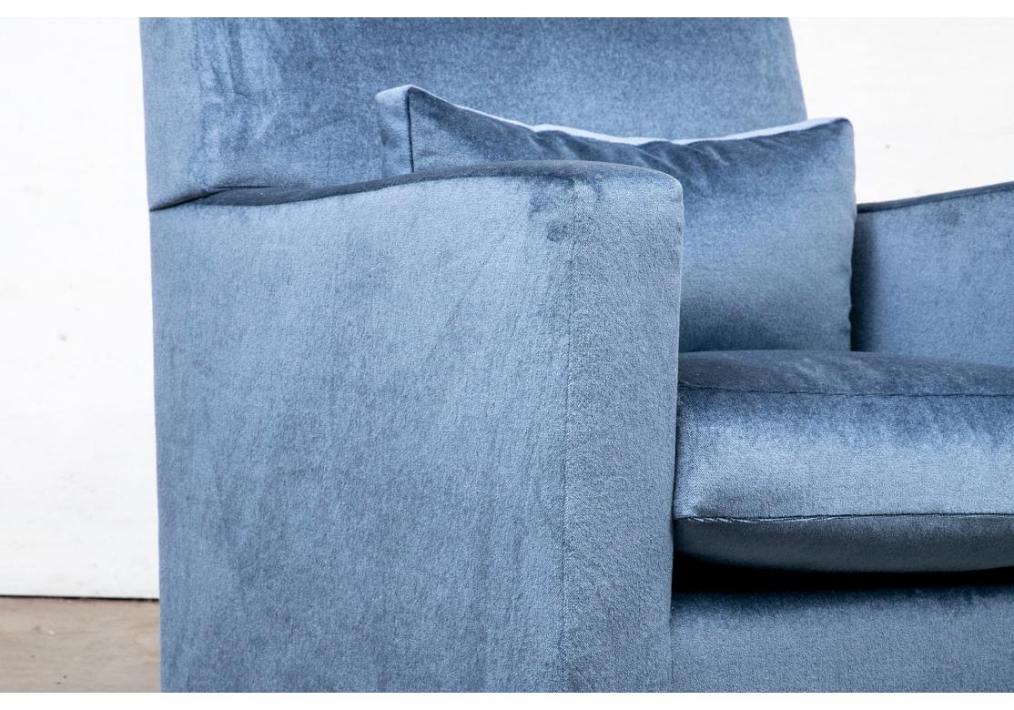 Fauteuil club bleu par Furniture Masters en vente 7