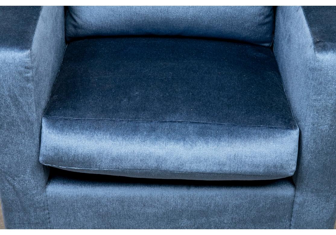 Fauteuil club bleu par Furniture Masters Bon état - En vente à Bridgeport, CT