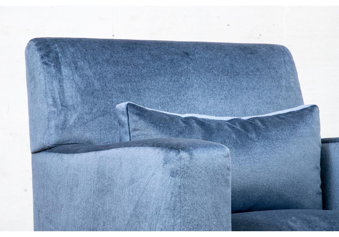 Fauteuil club bleu par Furniture Masters en vente 1