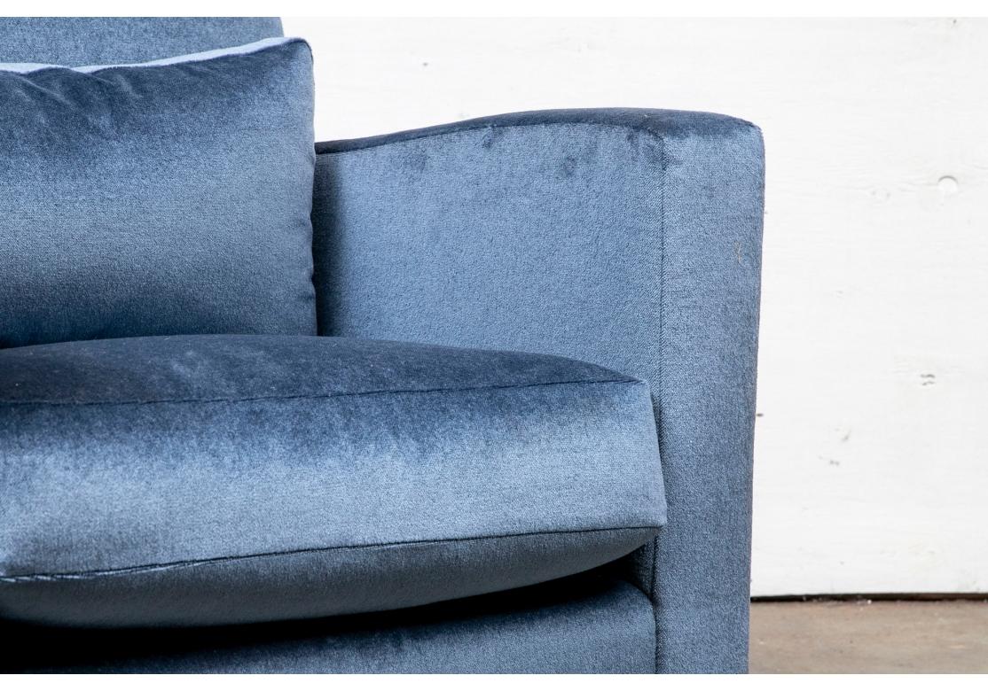 Fauteuil club bleu par Furniture Masters en vente 3