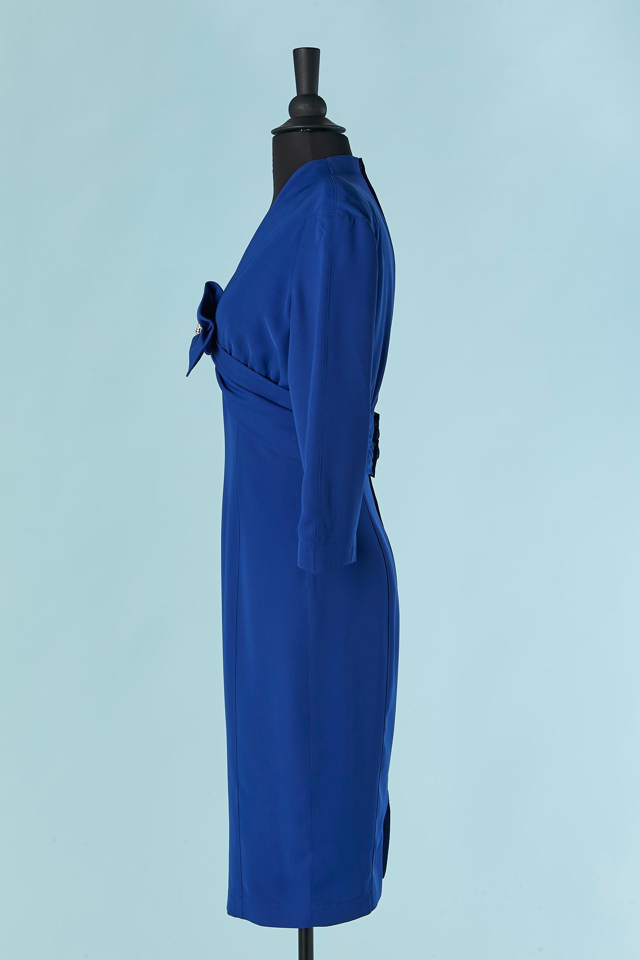 Robe de cocktail bleue avec broche en strass sur le buste THIERRY MUGLER Excellent état - En vente à Saint-Ouen-Sur-Seine, FR