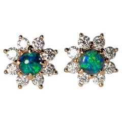 Blauer Opal & Diamant-Ohrstecker aus 14K Gelbgold